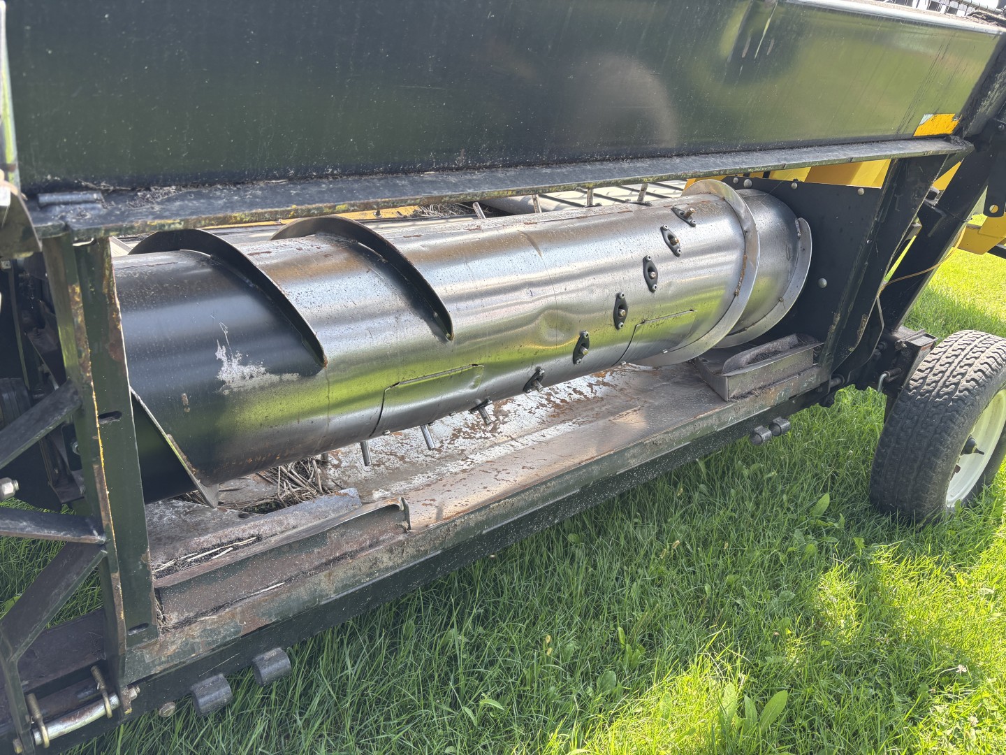 2010 New Holland 94C Header Draper