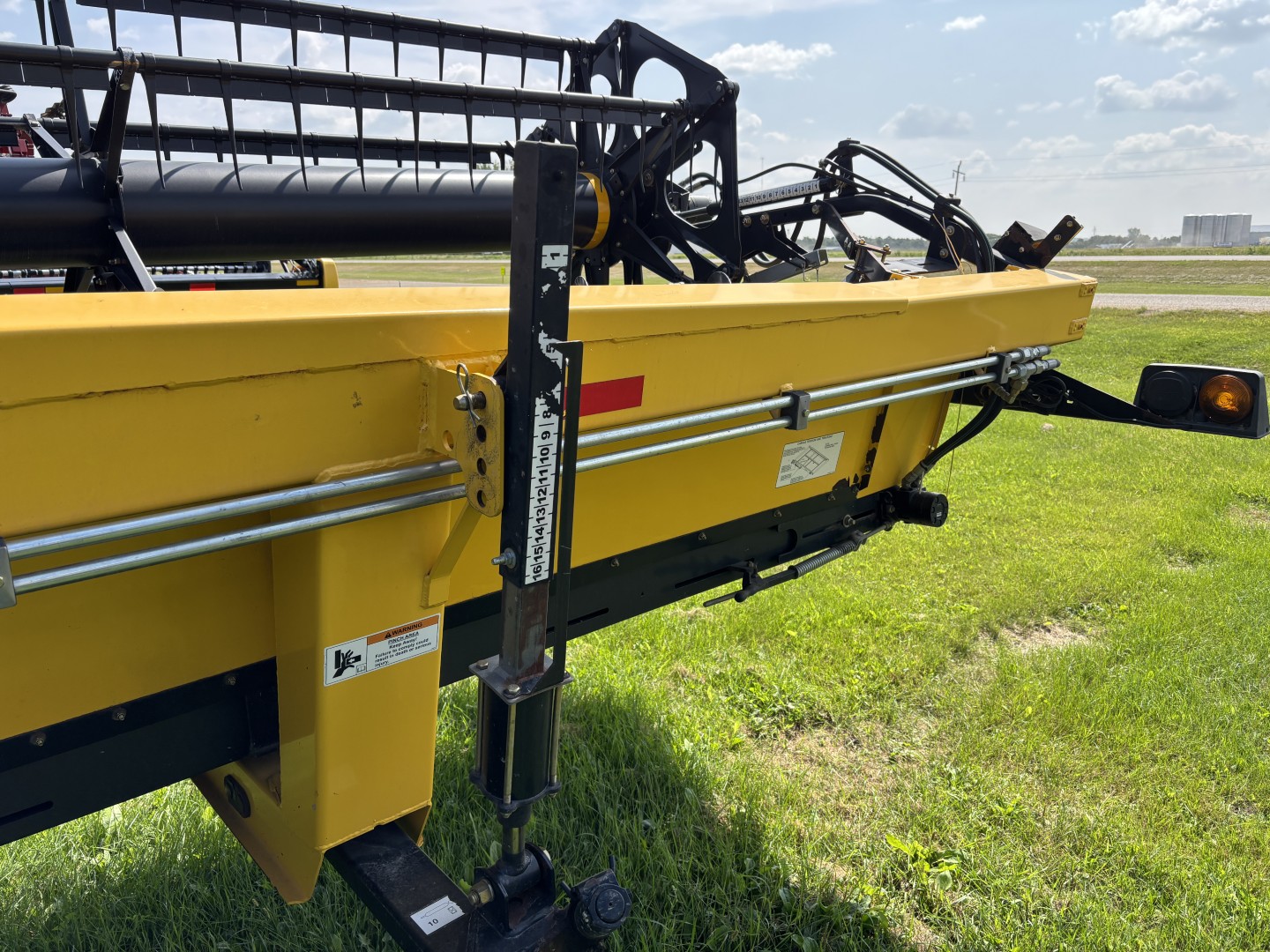 2010 New Holland 94C Header Draper