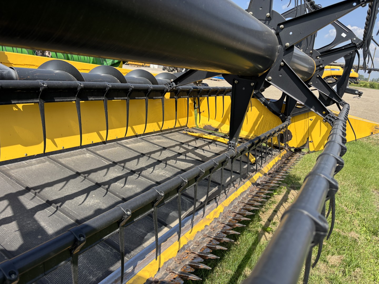 2010 New Holland 94C Header Draper