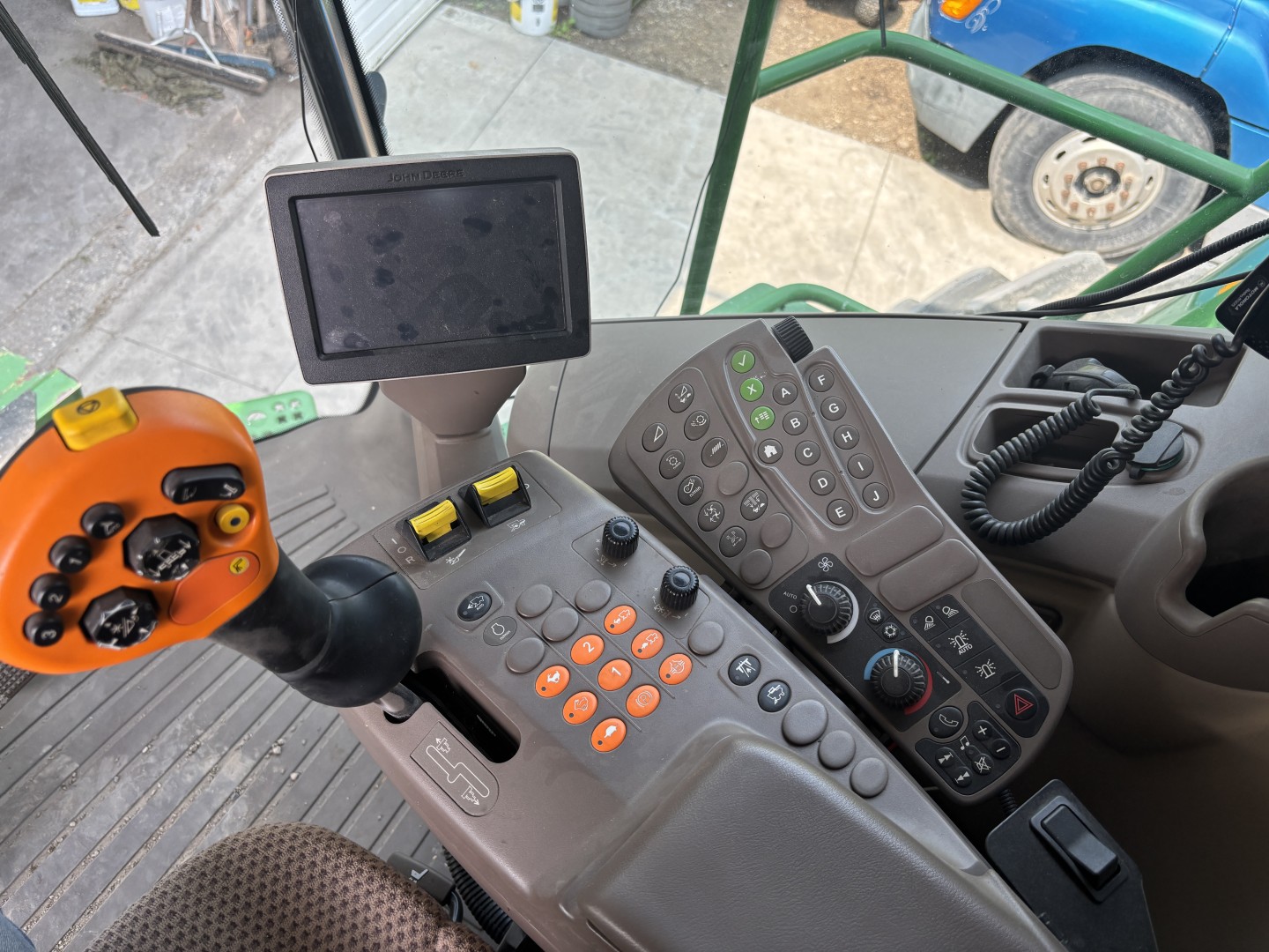 2015 John Deere S680 Combine