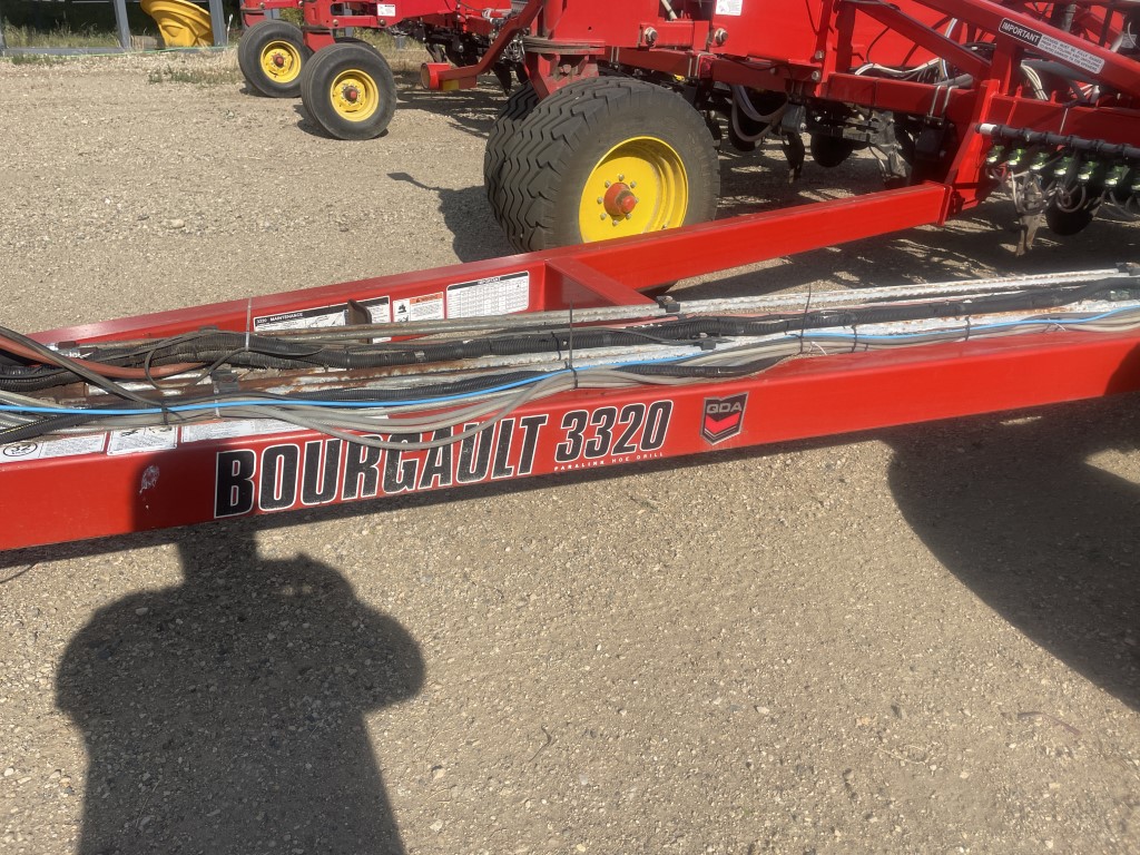 2013 Bourgault 3320QDA Air Drill