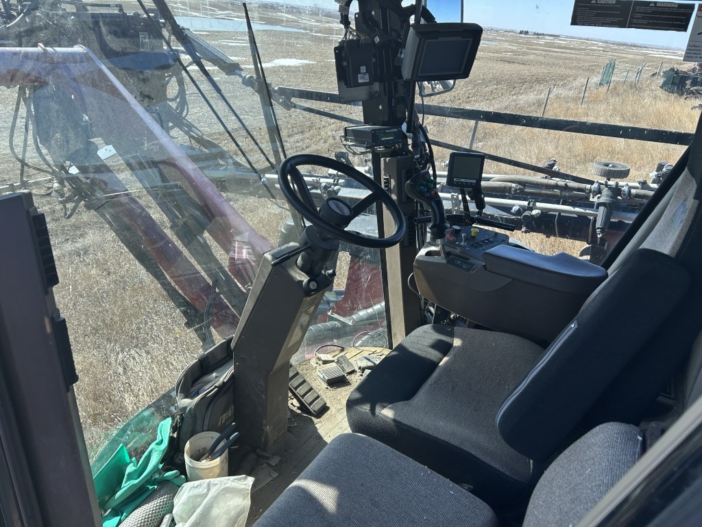 2008 Miller NITRO 4240 Sprayer/High Clearance