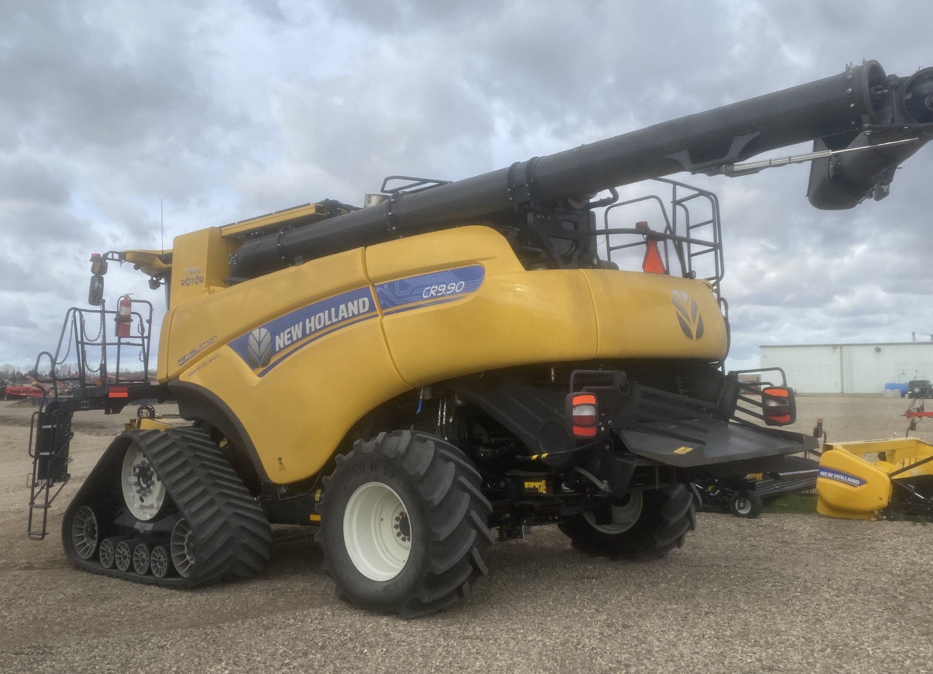 2022 New Holland CR9.90Z Combine