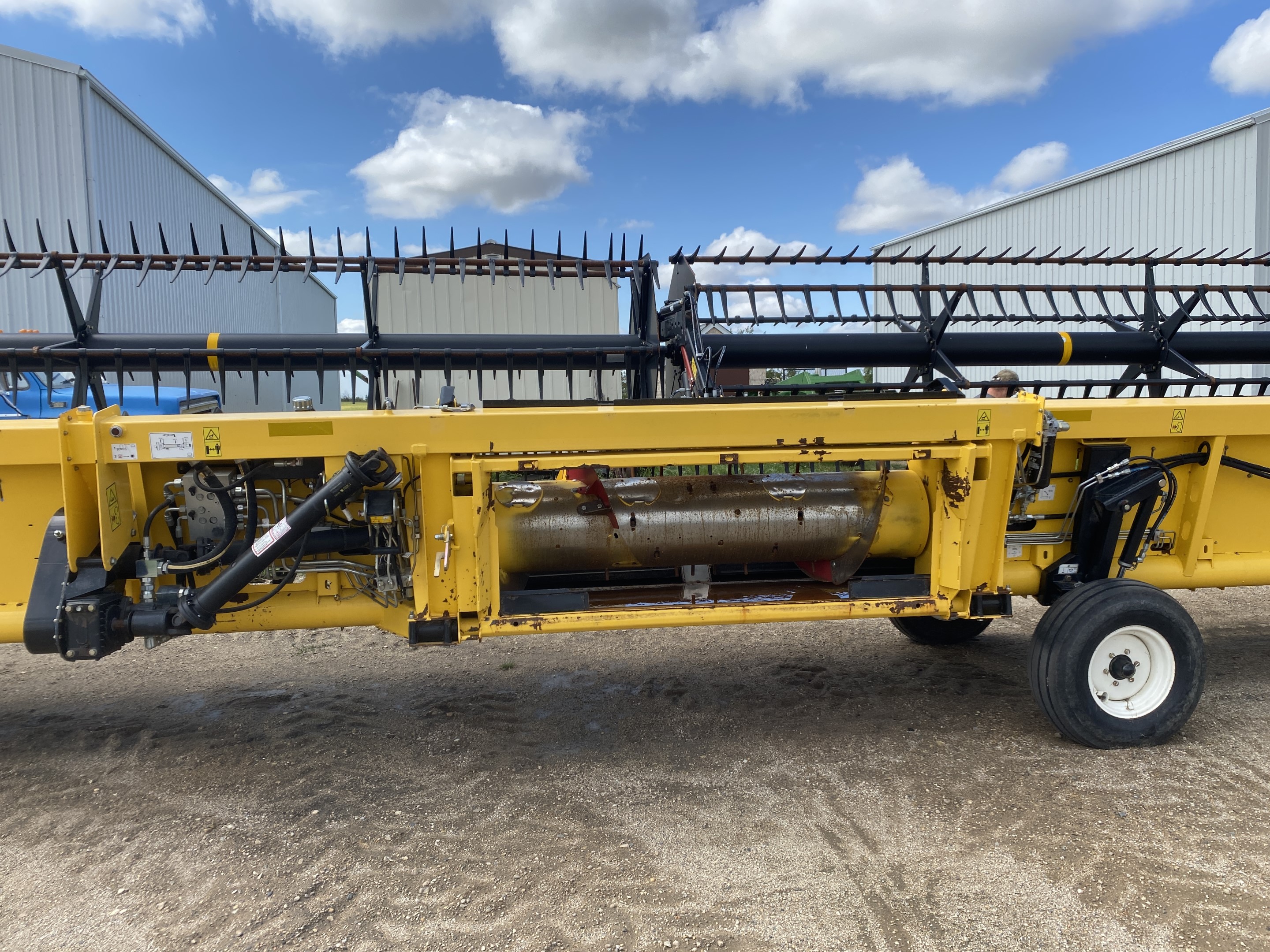 2013 New Holland 880CF-40 Header Draper Flex