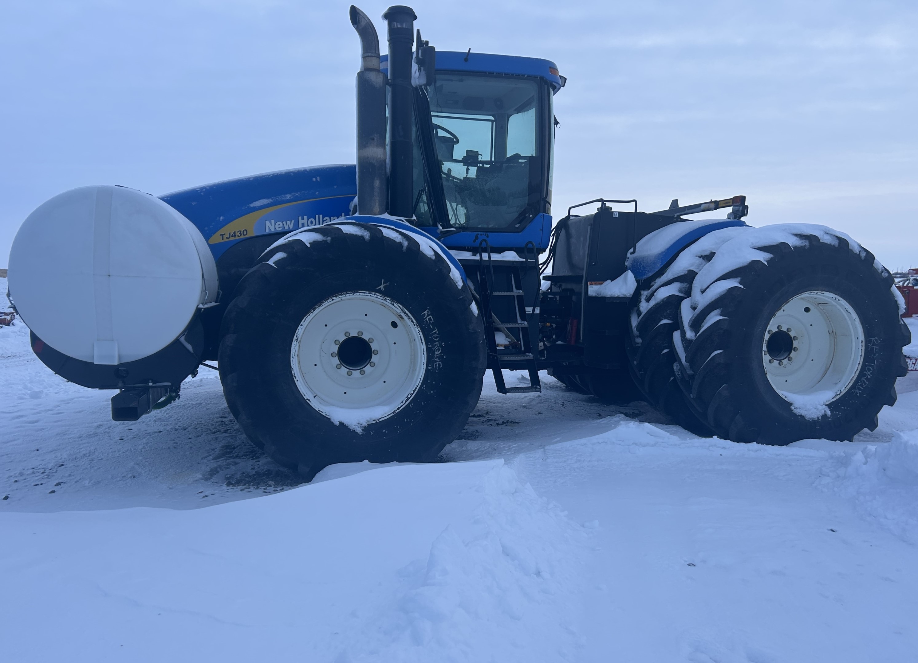 2007 New Holland TJ430 Tractor 4WD