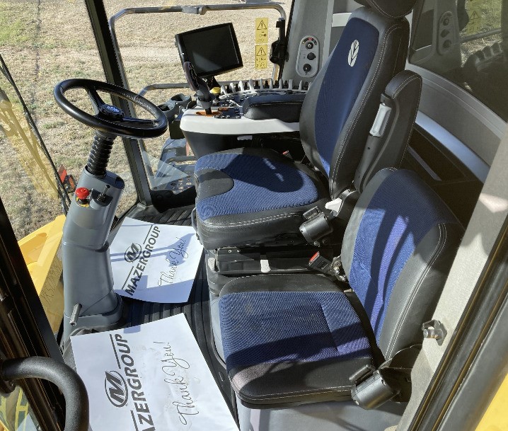 2018 New Holland CR9.90 Combine