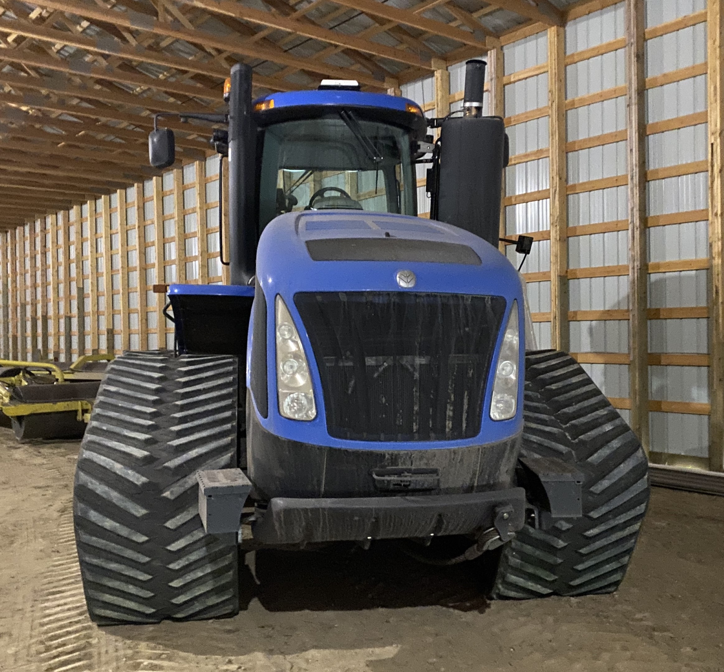 2014 New Holland T9.615 Tractor Rubber Track