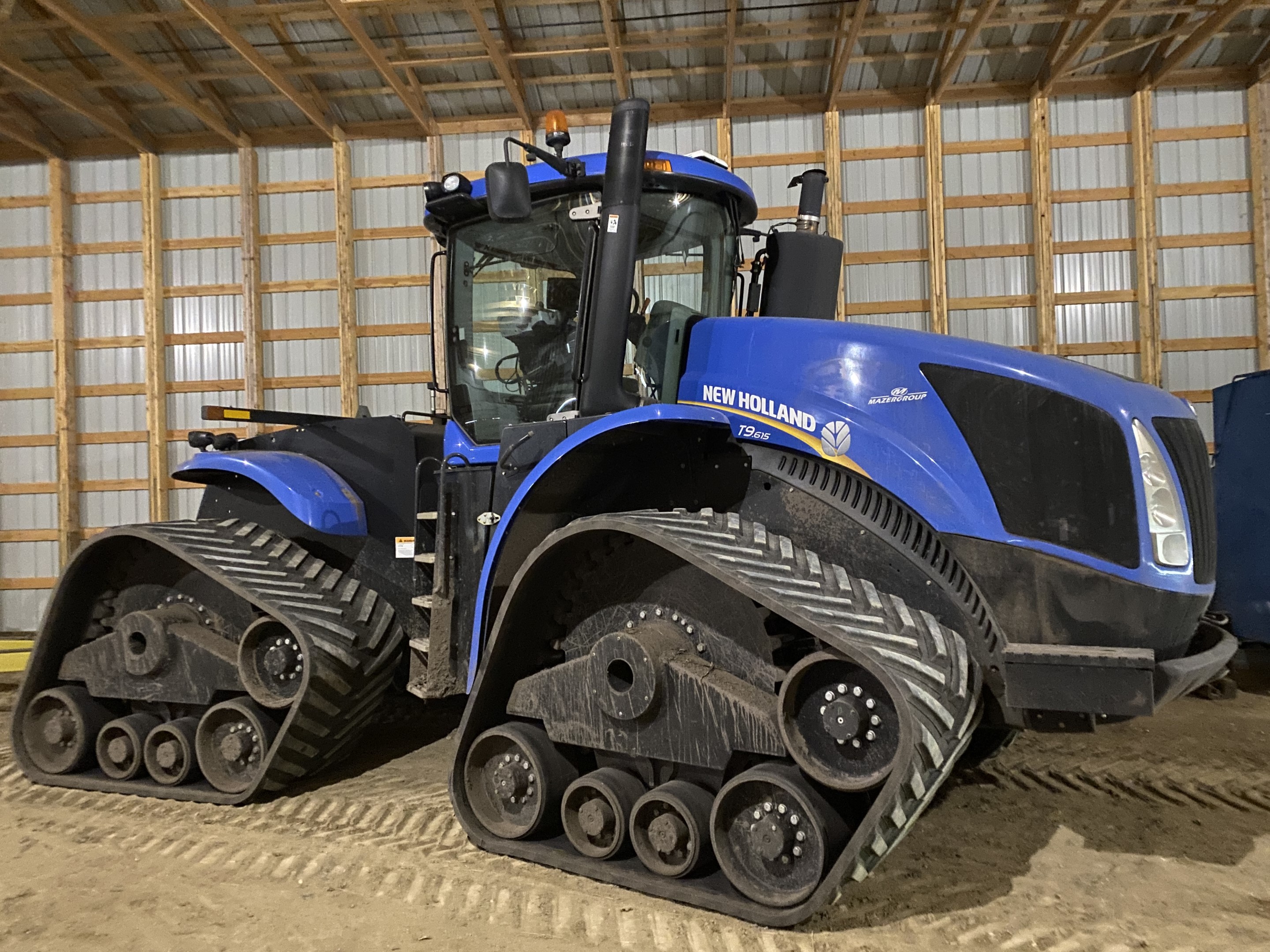 2014 New Holland T9.615 Tractor Rubber Track