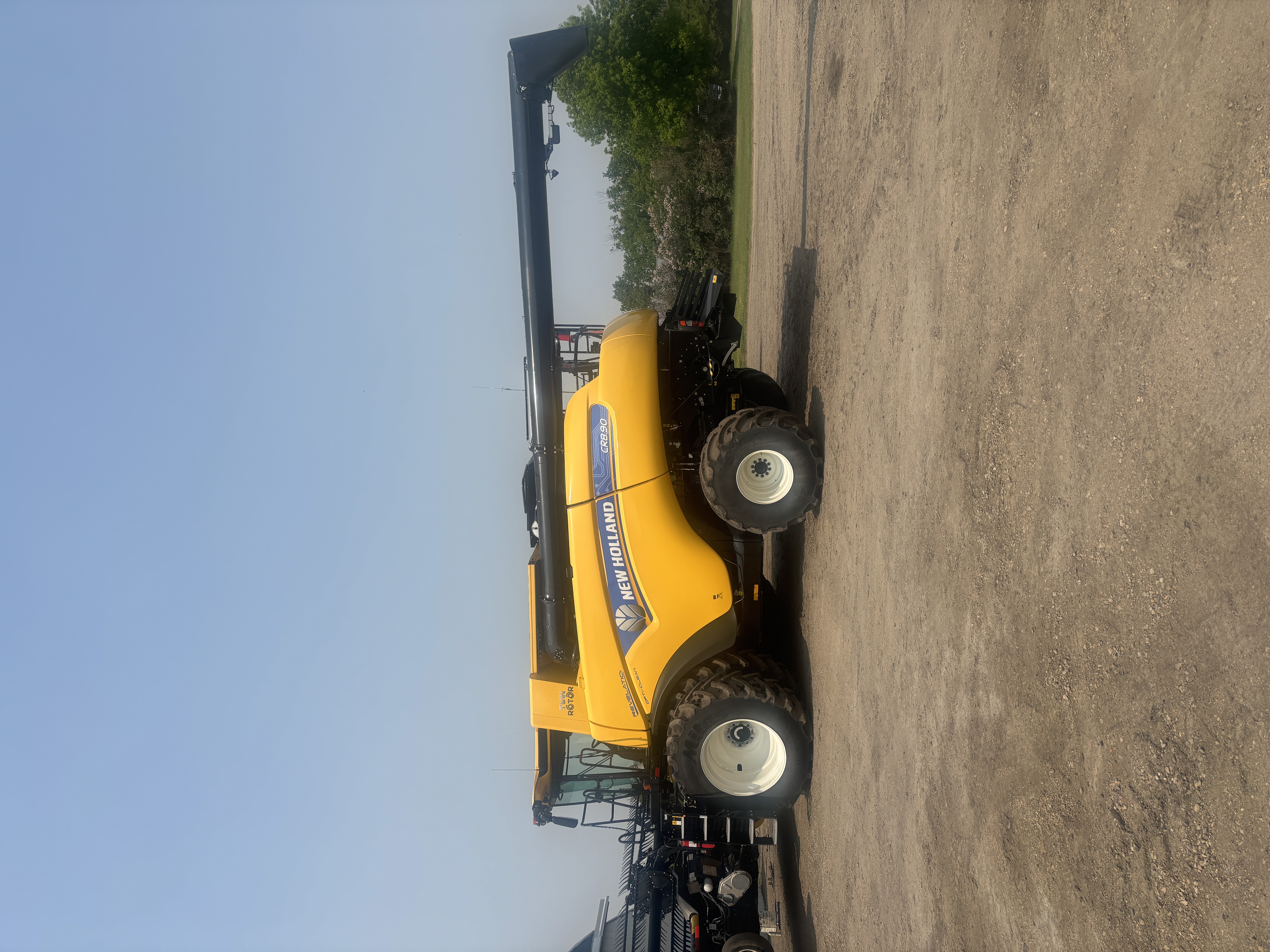 2022 New Holland CR8.90Z Combine