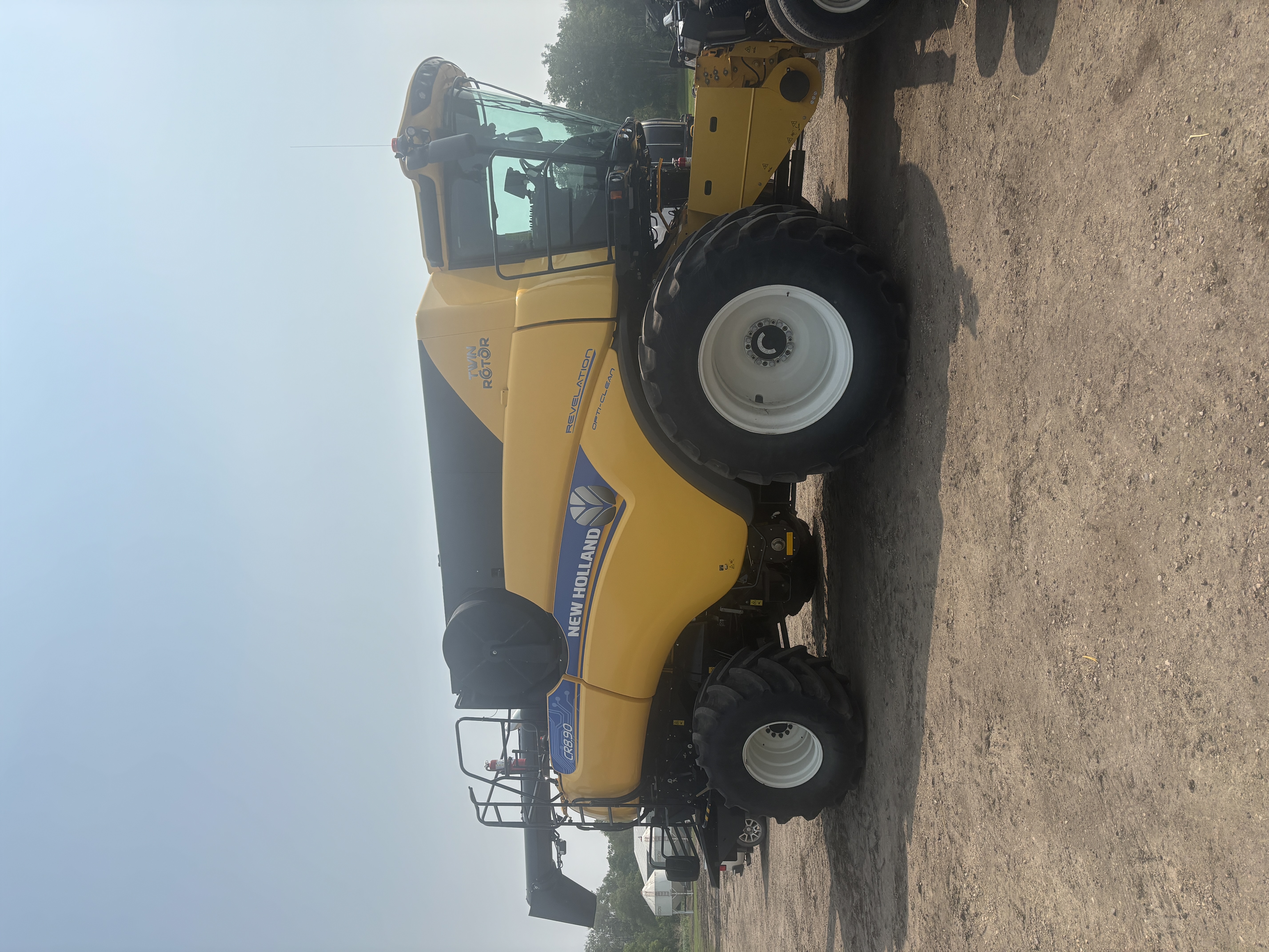 2022 New Holland CR8.90Z Combine