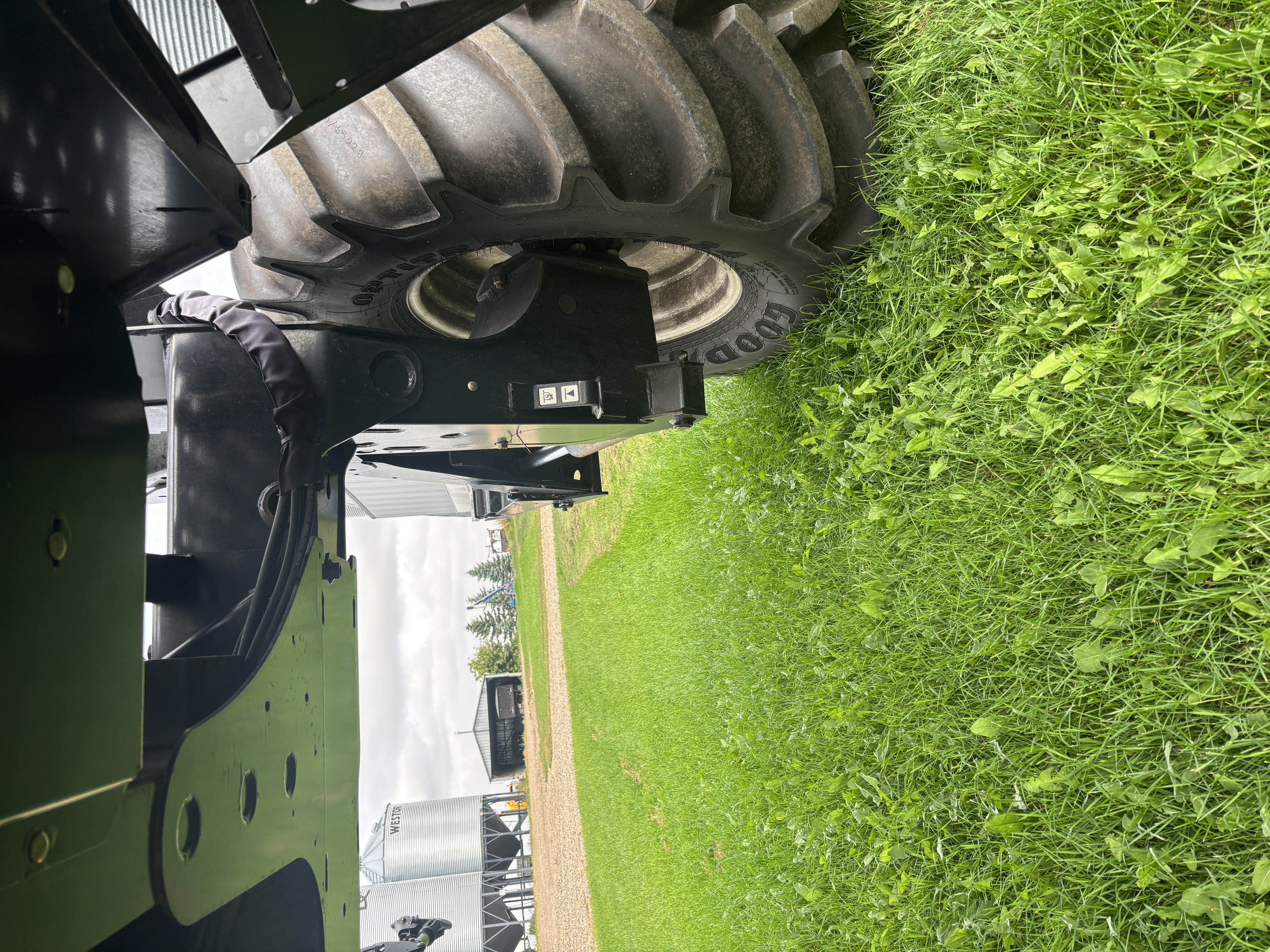 2016 MacDon M155E4 Windrower