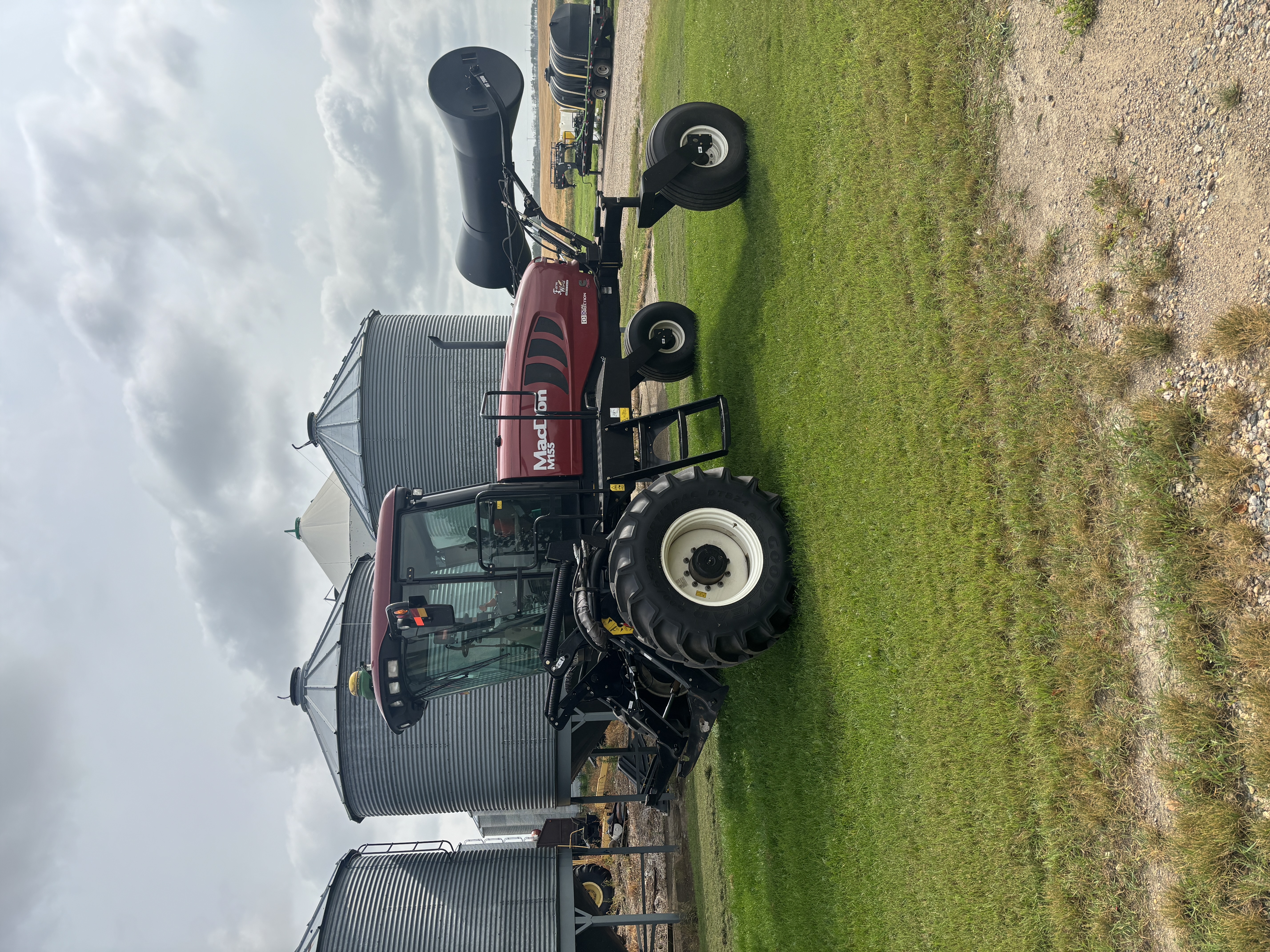 2016 MacDon M155E4 Windrower