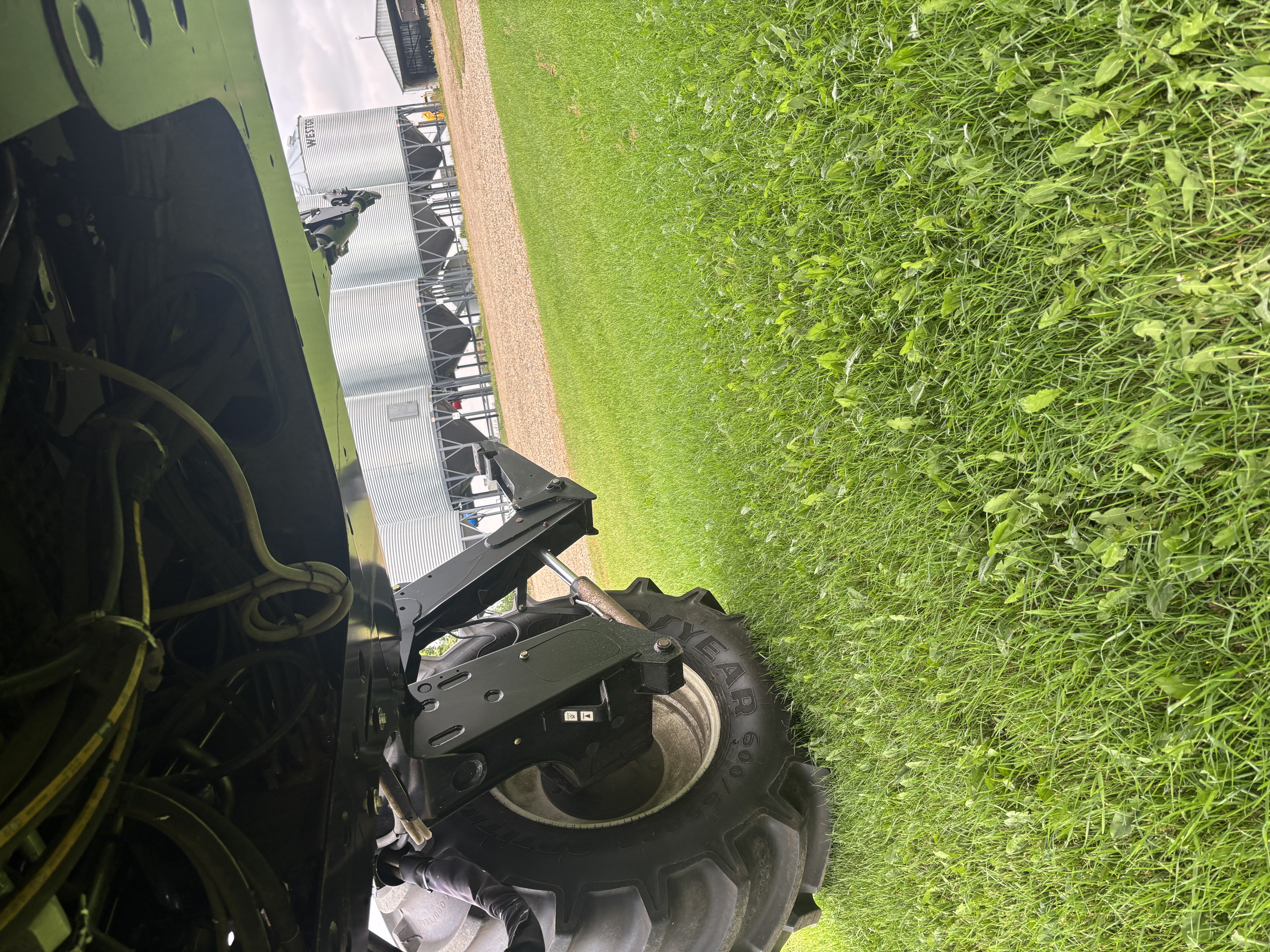 2016 MacDon M155E4 Windrower