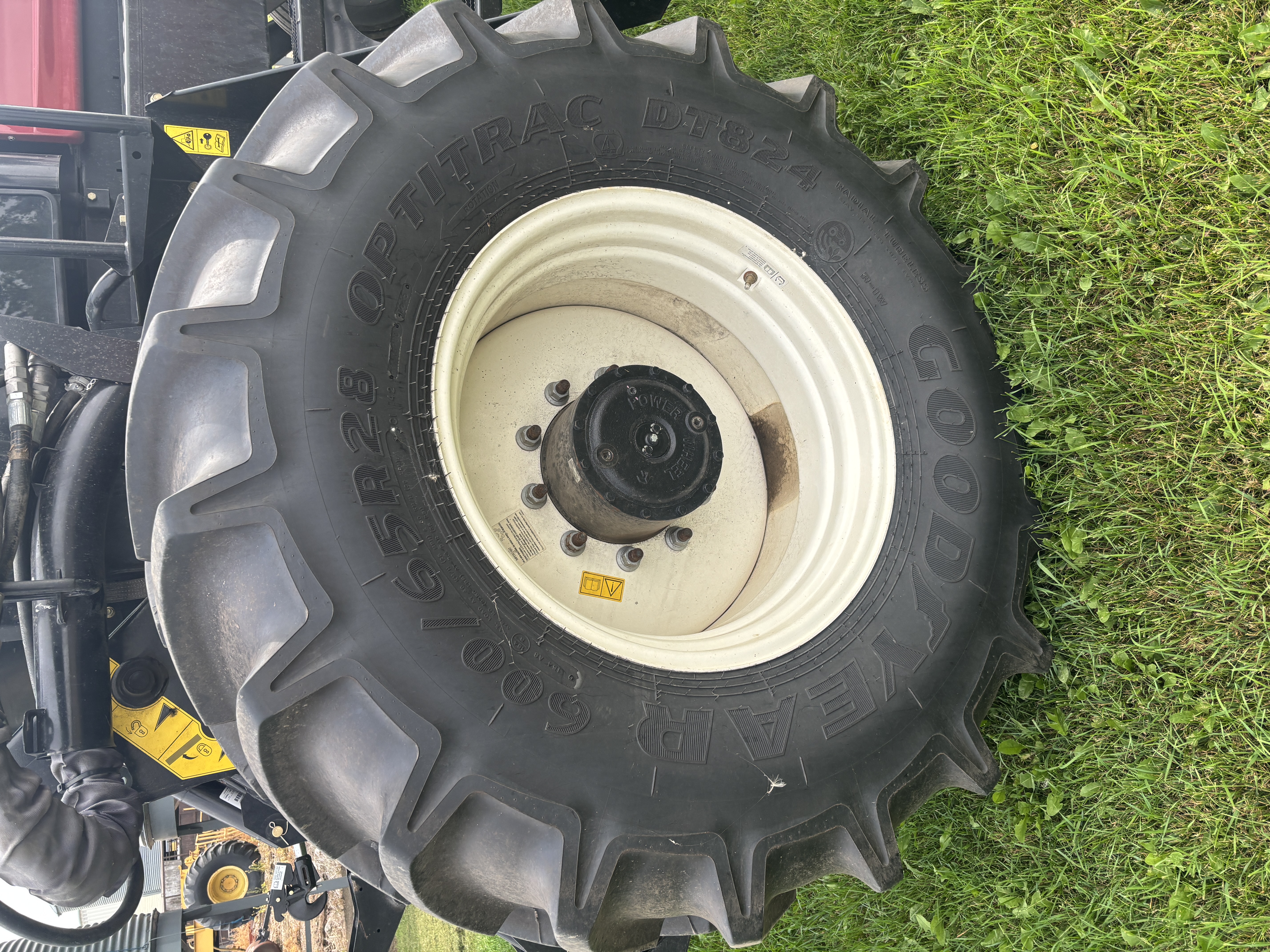 2016 MacDon M155E4 Windrower