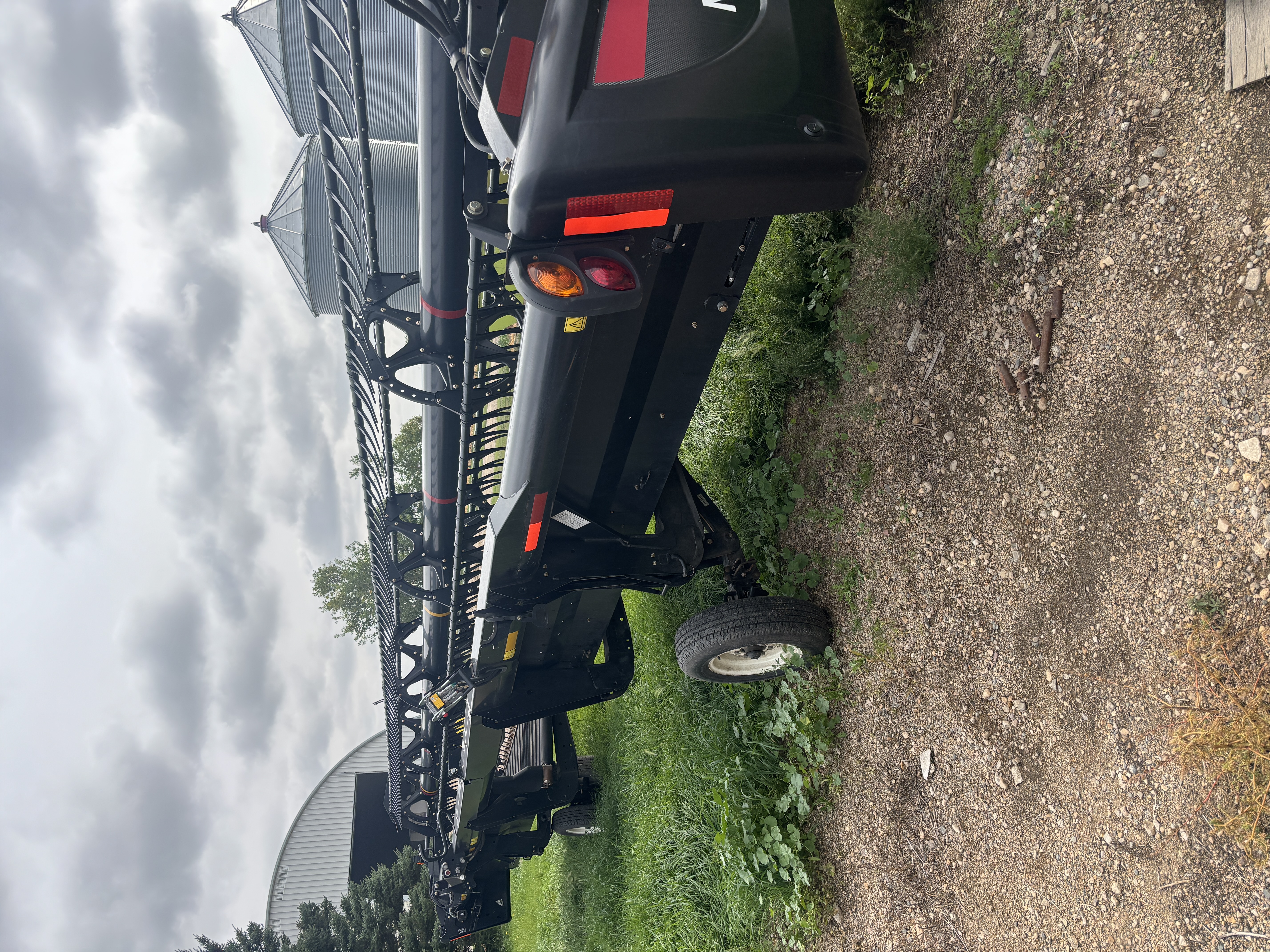 2016 MacDon M155E4 Windrower