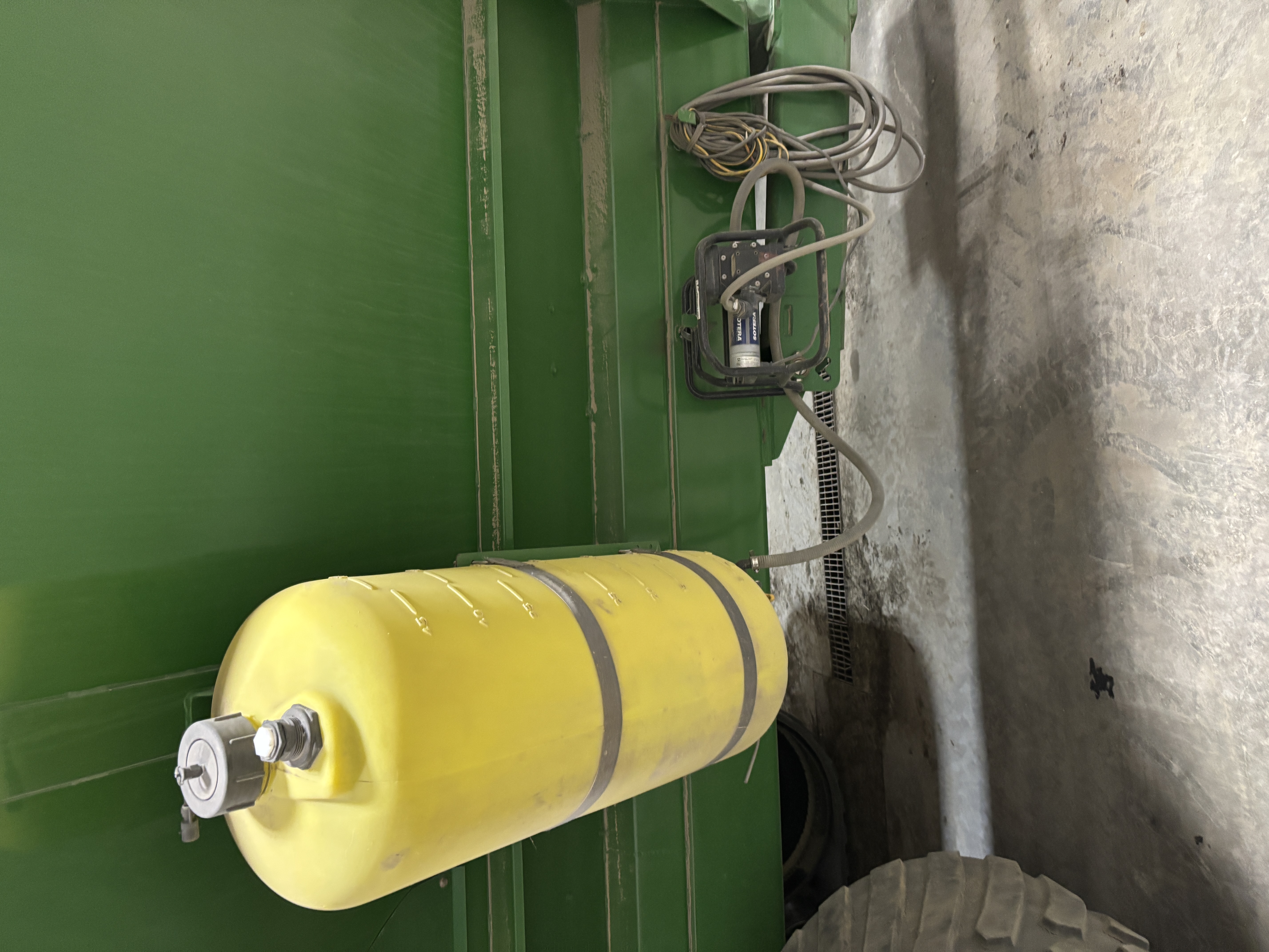 2018 Unverferth 2020 Grain Cart