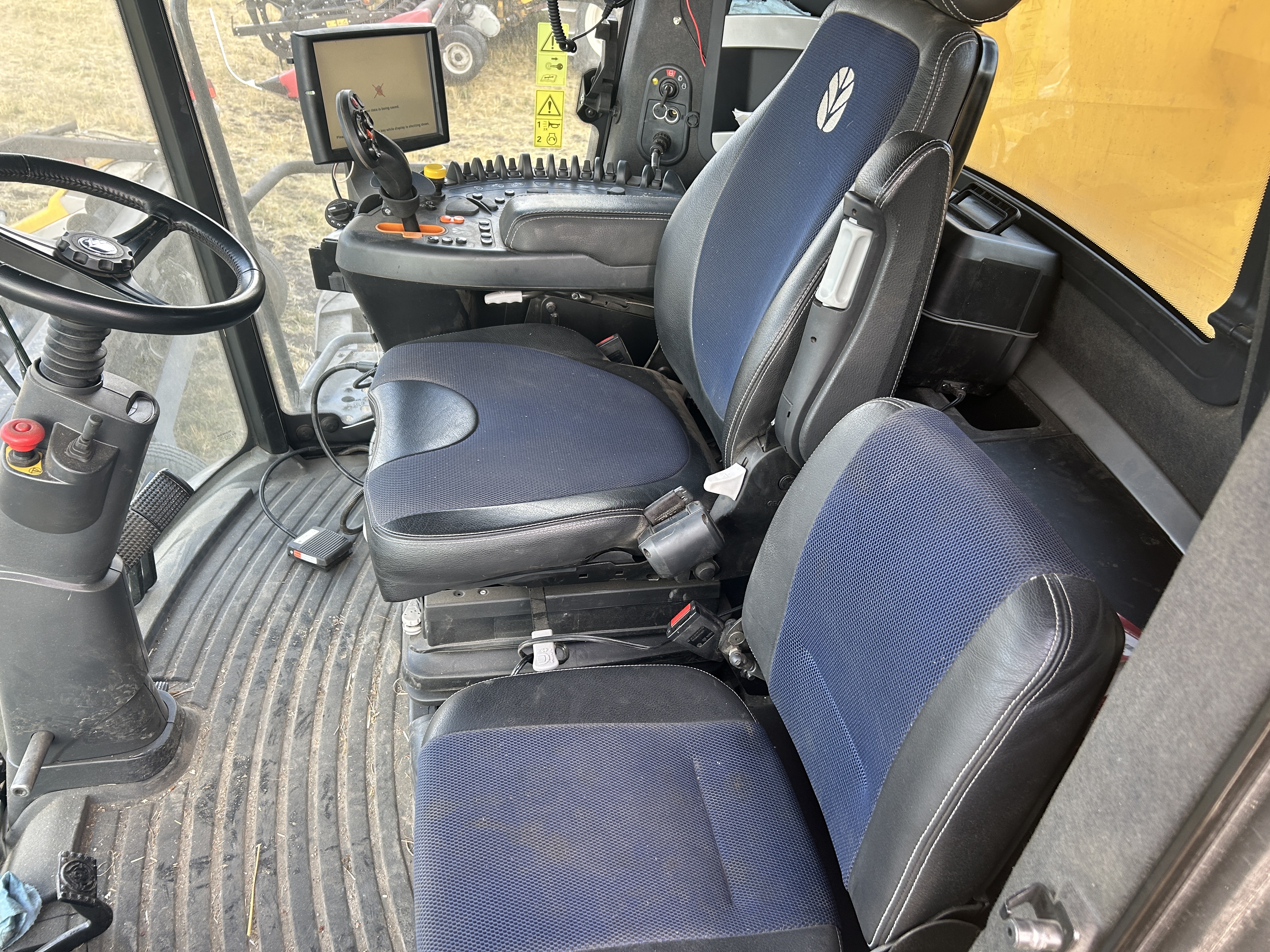 2022 New Holland CX8.90 Combine