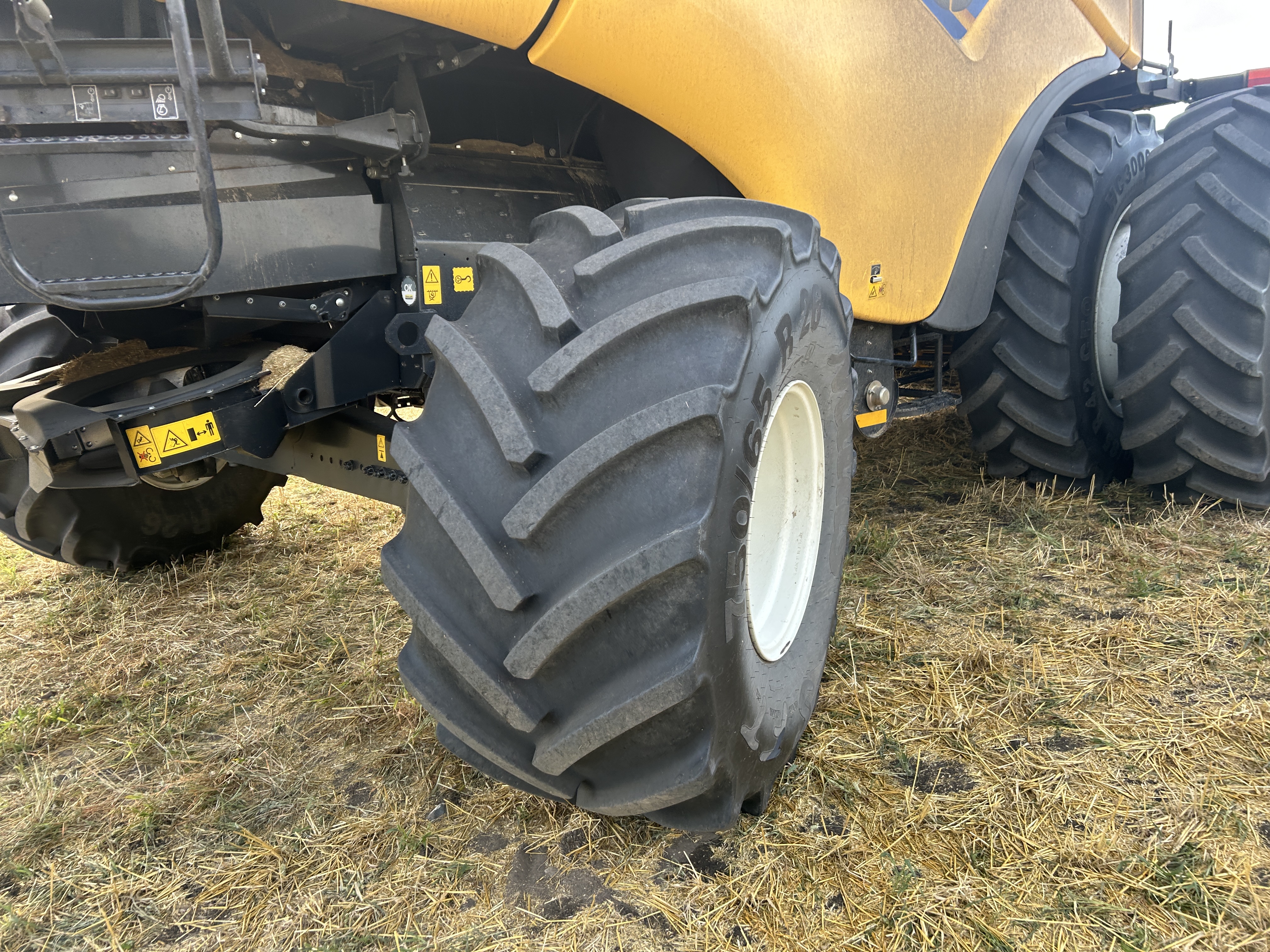 2022 New Holland CX8.90 Combine