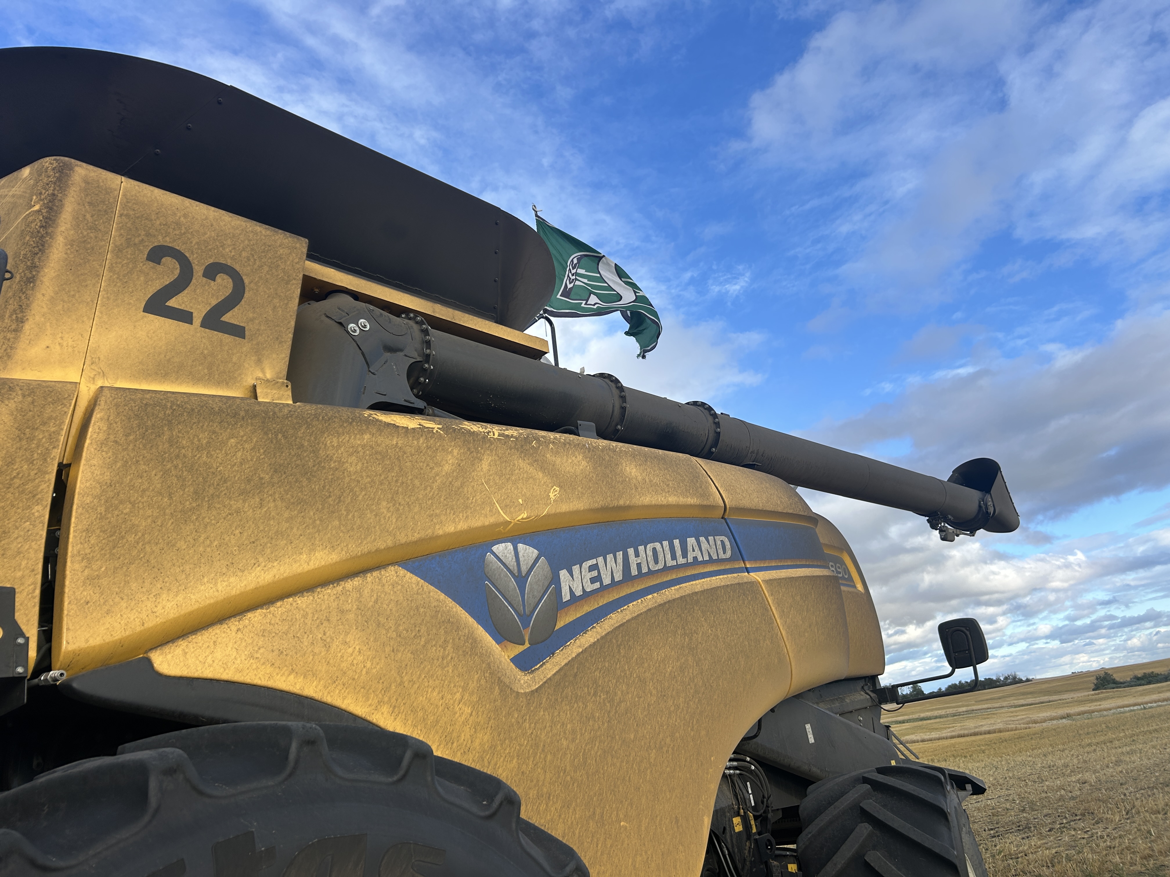 2022 New Holland CX8.90 Combine