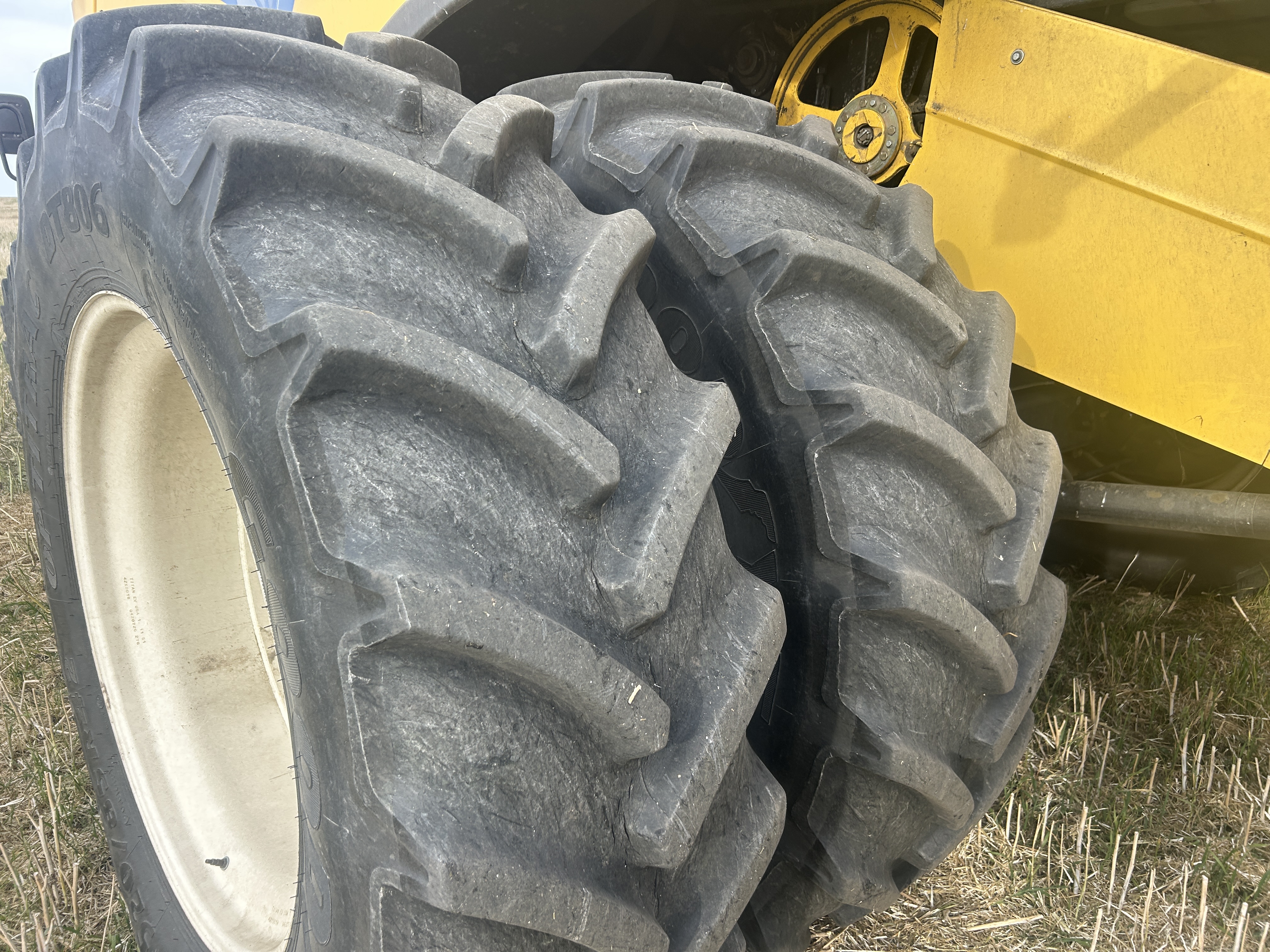 2012 New Holland CX8080 Combine