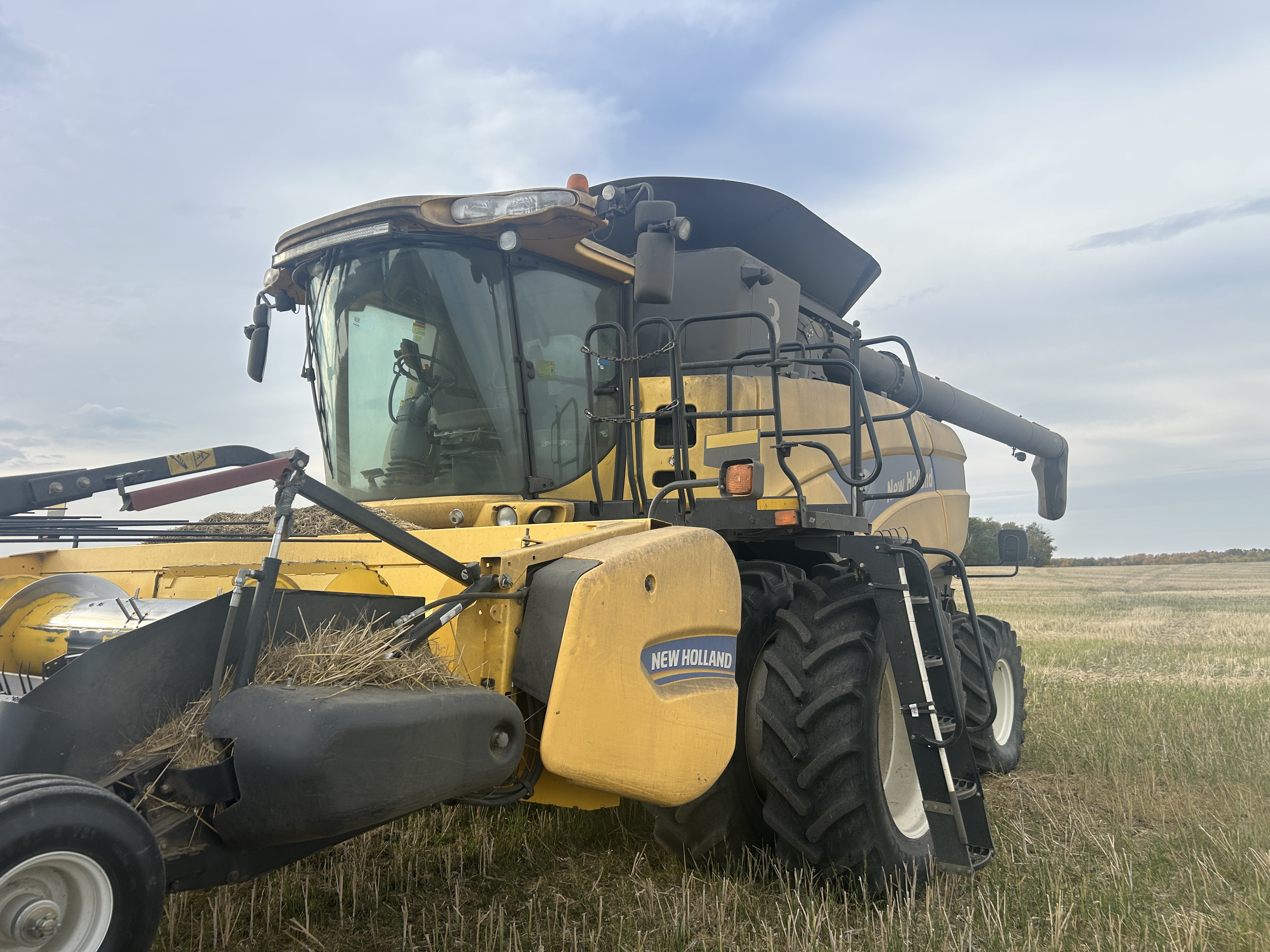 2012 New Holland CX8080 Combine