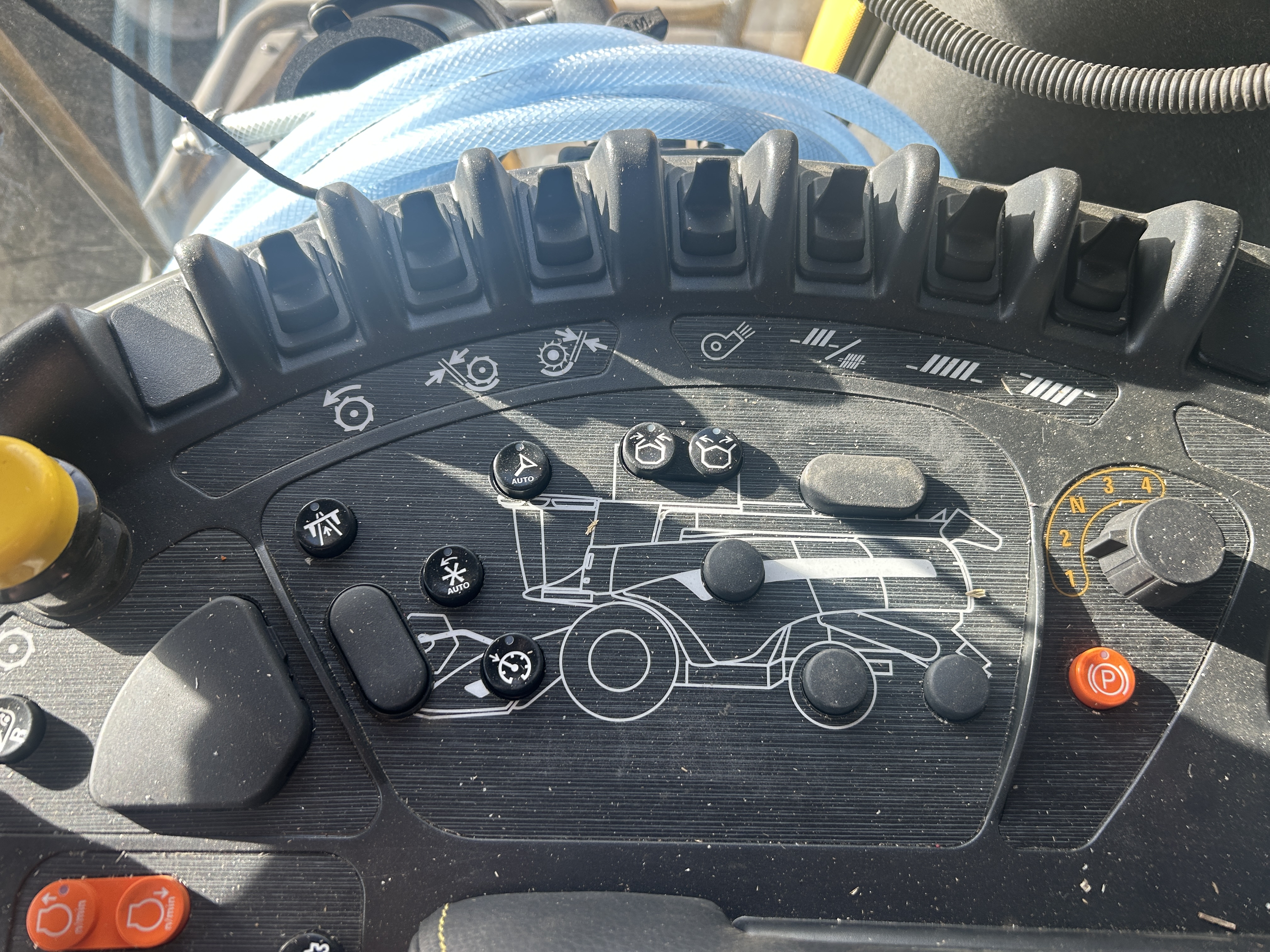 2024 New Holland CX8.90 Combine