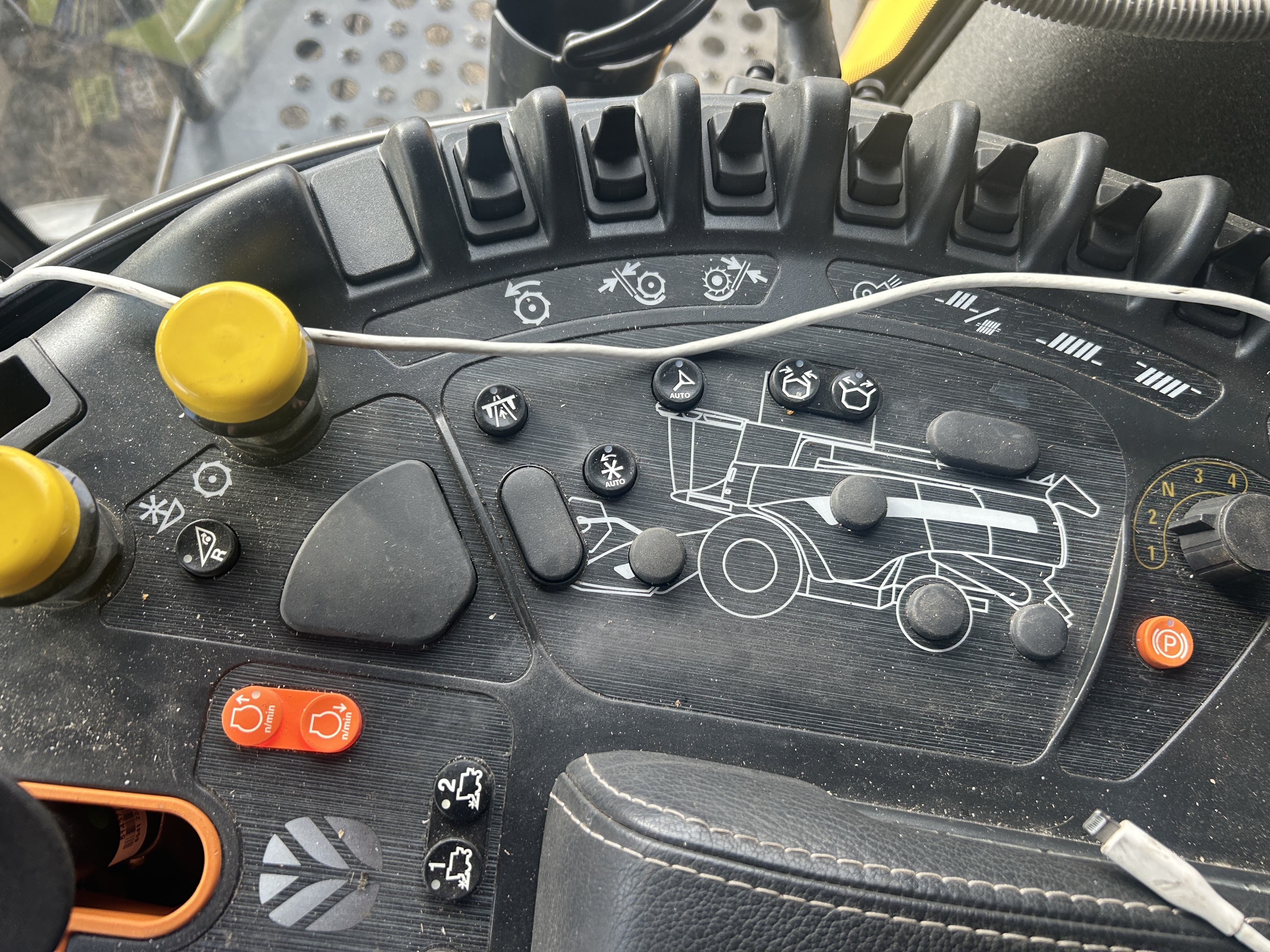 2023 New Holland CX8.80 Combine