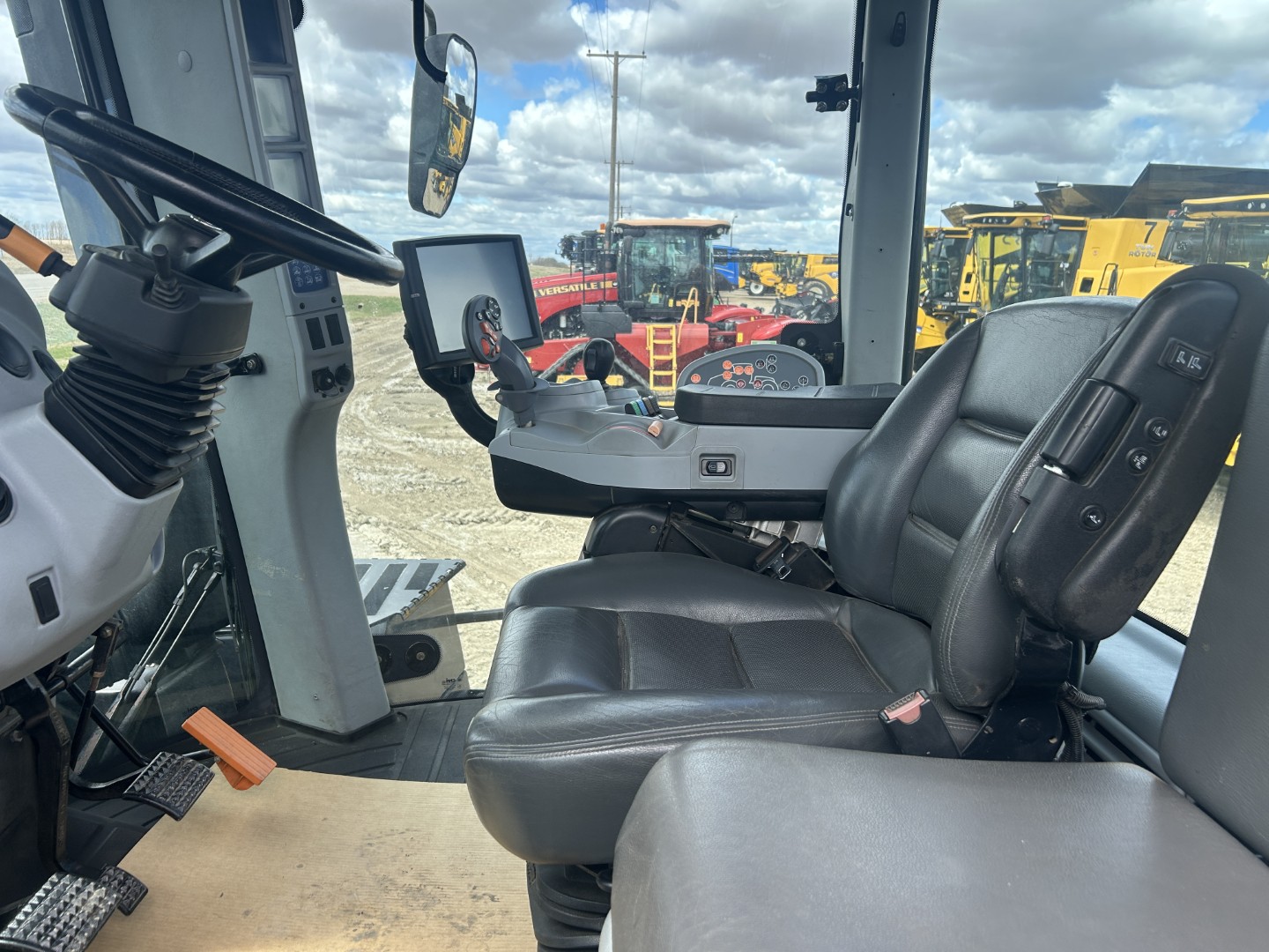 2018 New Holland T9.700 Tractor Rubber Track