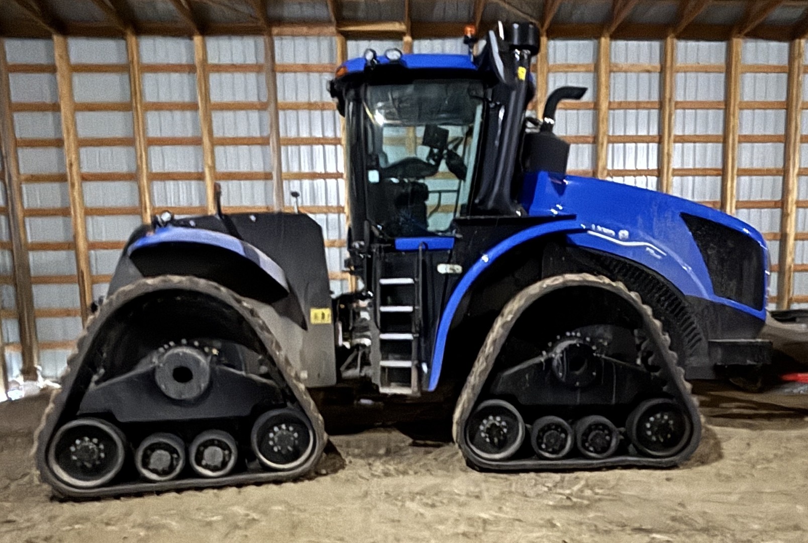2022 New Holland T9.645 Tractor Rubber Track
