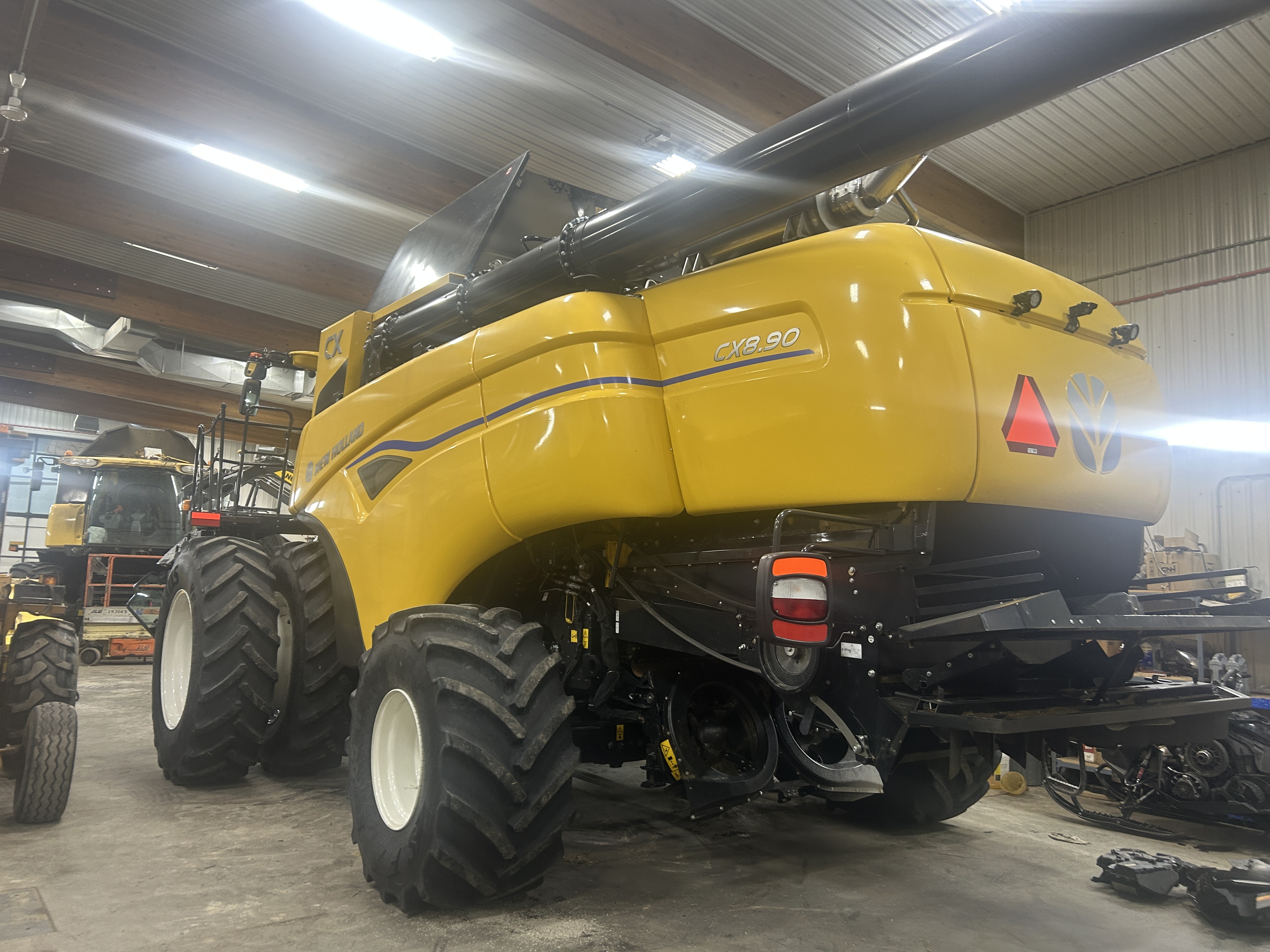 2025 New Holland CX8.90 Combine