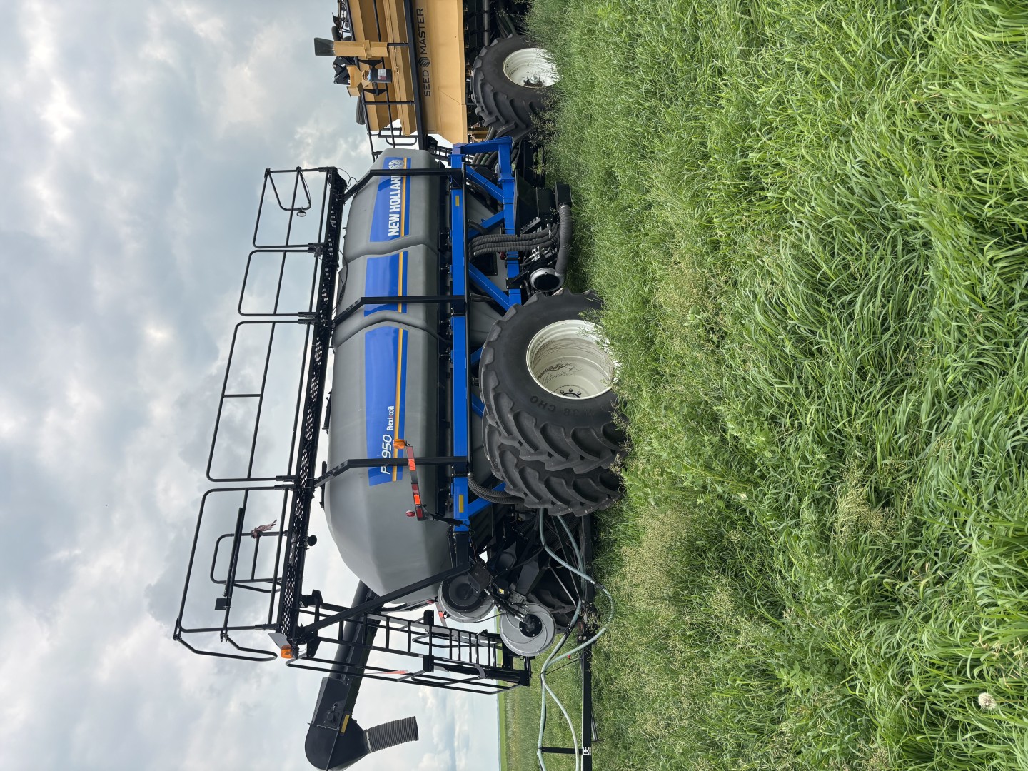 2018 New Holland P4950 Air Tank/Cart