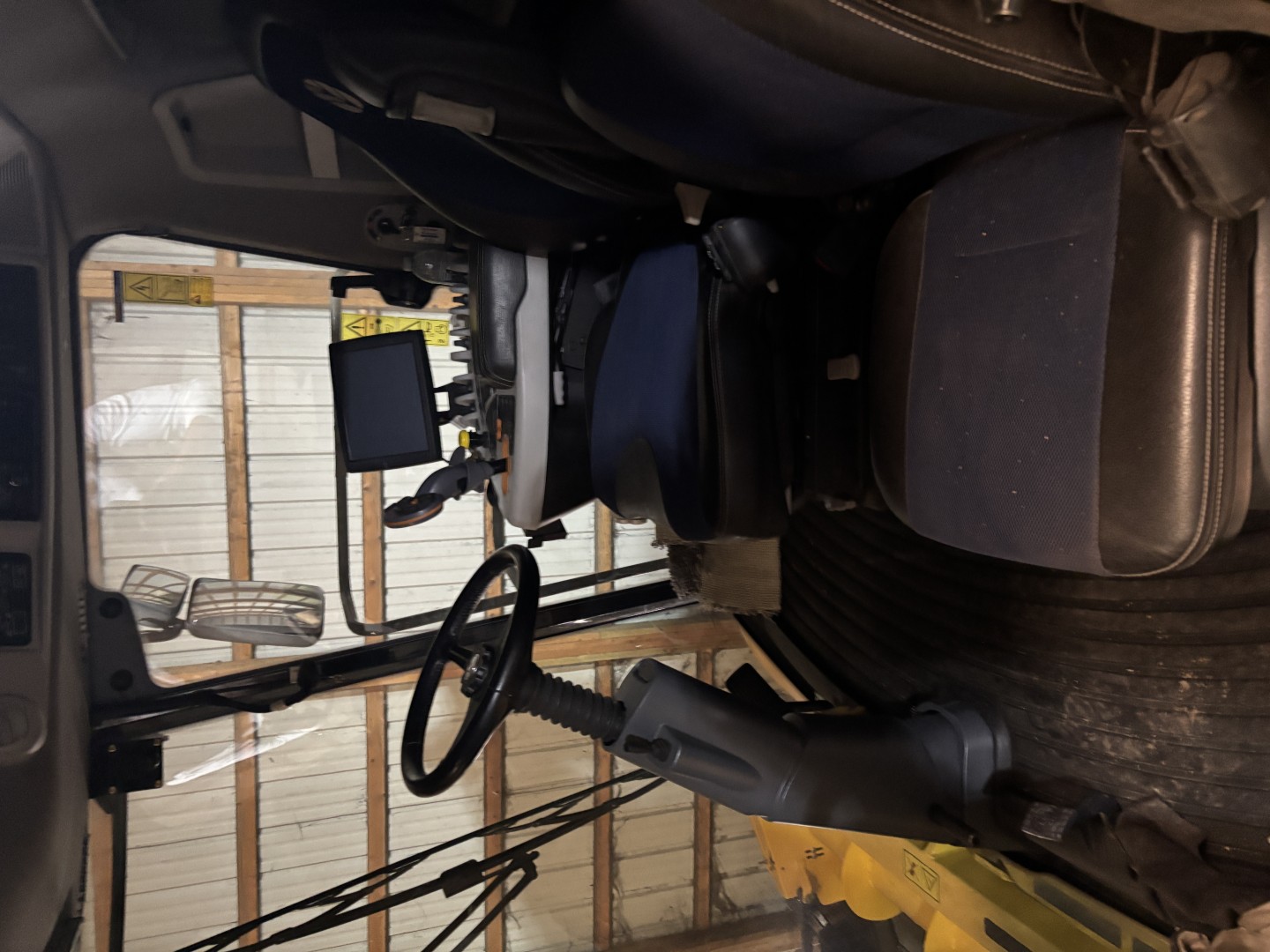 2016 New Holland CR8.90 Combine