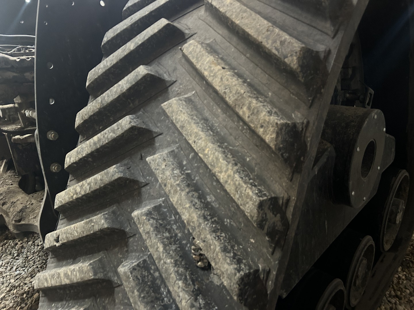 2022 New Holland T9.645 Tractor Rubber Track