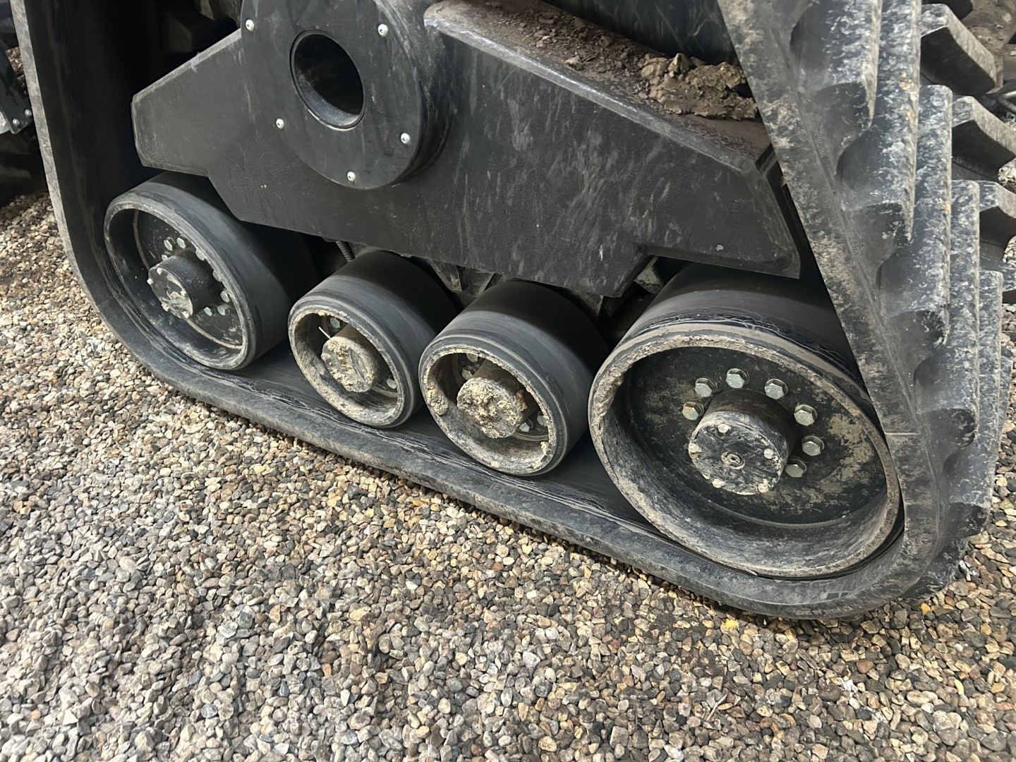2022 New Holland T9.645 Tractor Rubber Track