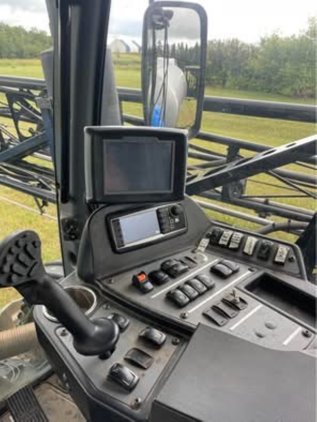 2013 New Holland SP.275R Sprayer/High Clearance