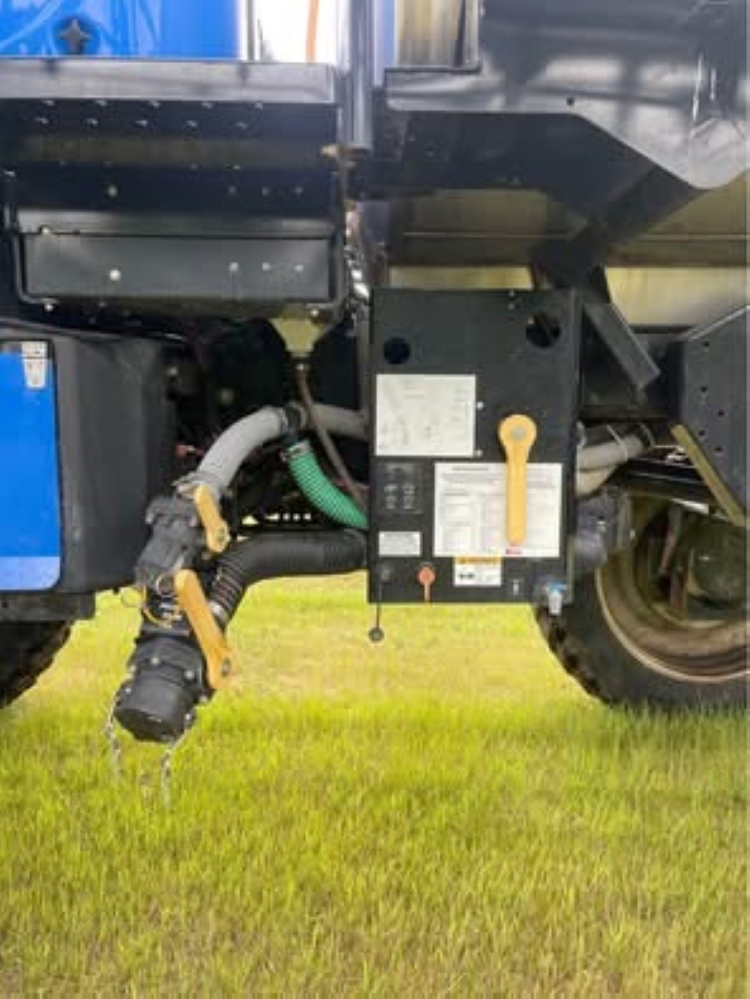 2013 New Holland SP.275R Sprayer/High Clearance