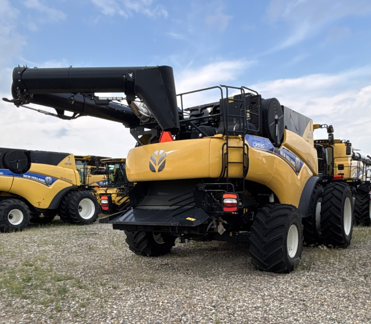 2021 New Holland CR9.90Z Combine