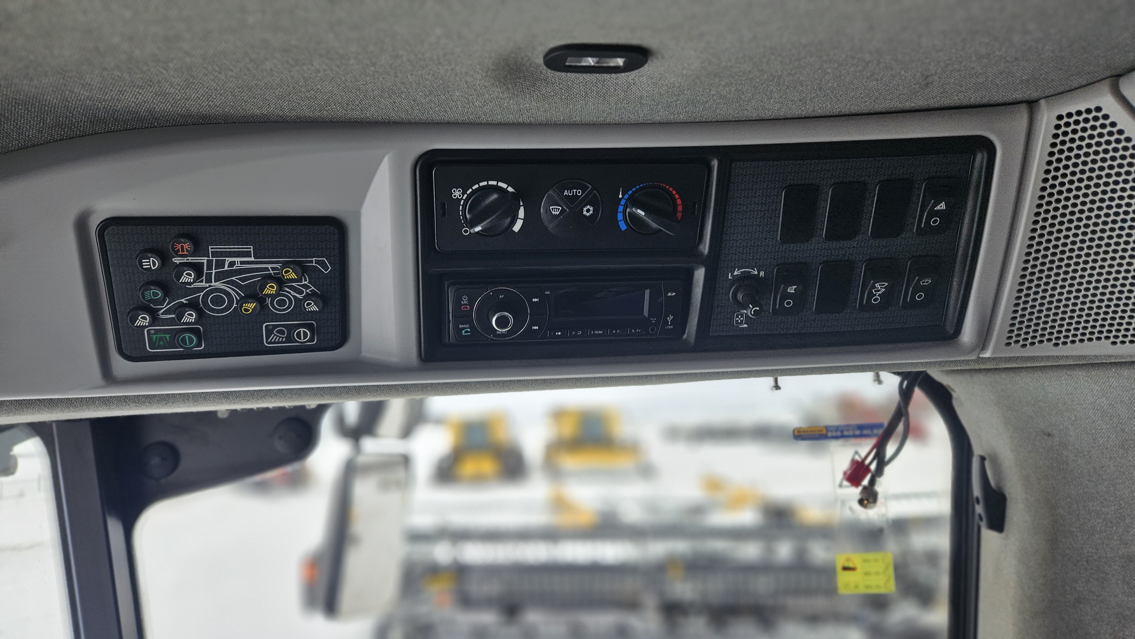 2018 New Holland CR9.90Z Combine