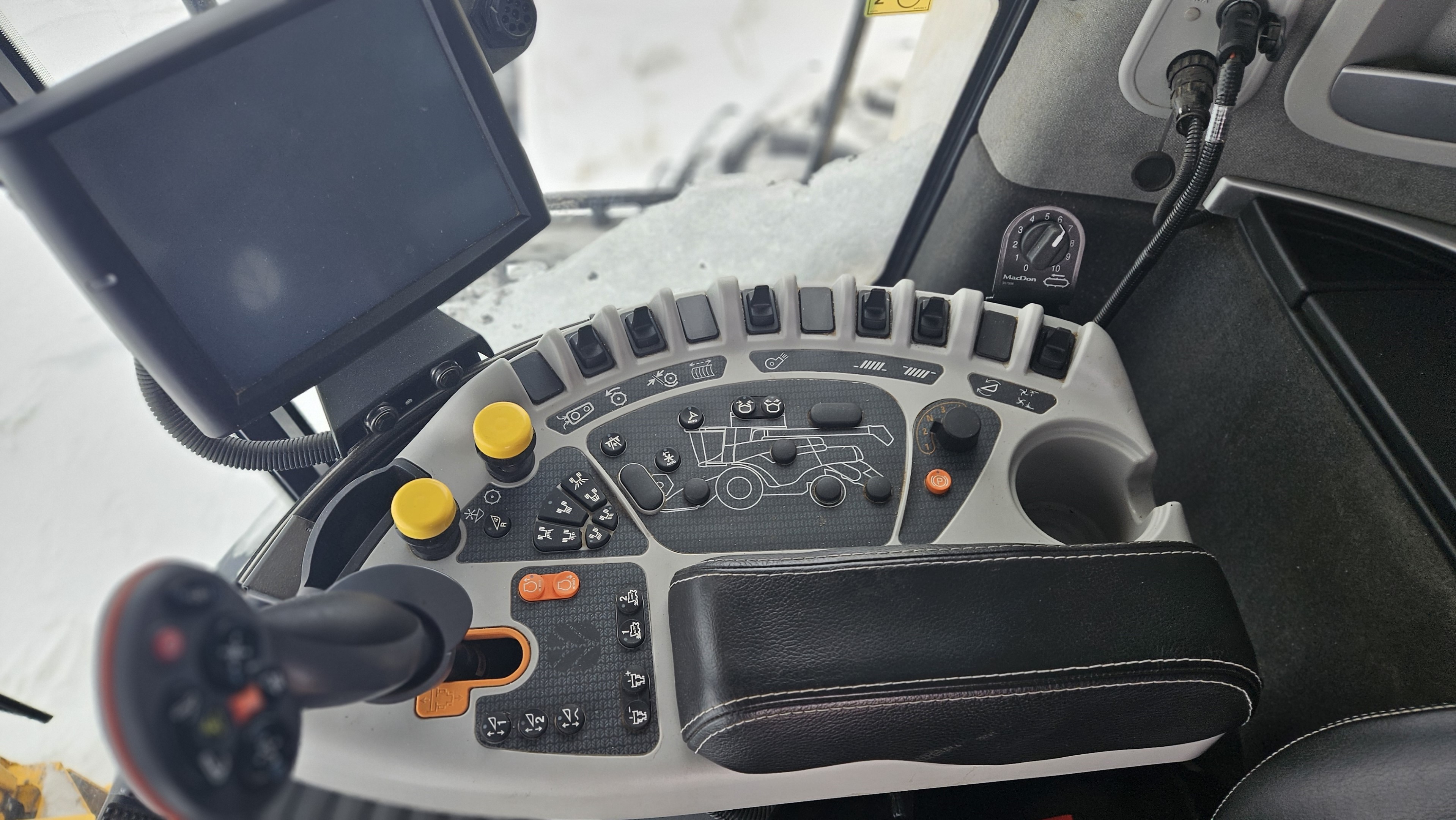 2018 New Holland CR9.90Z Combine