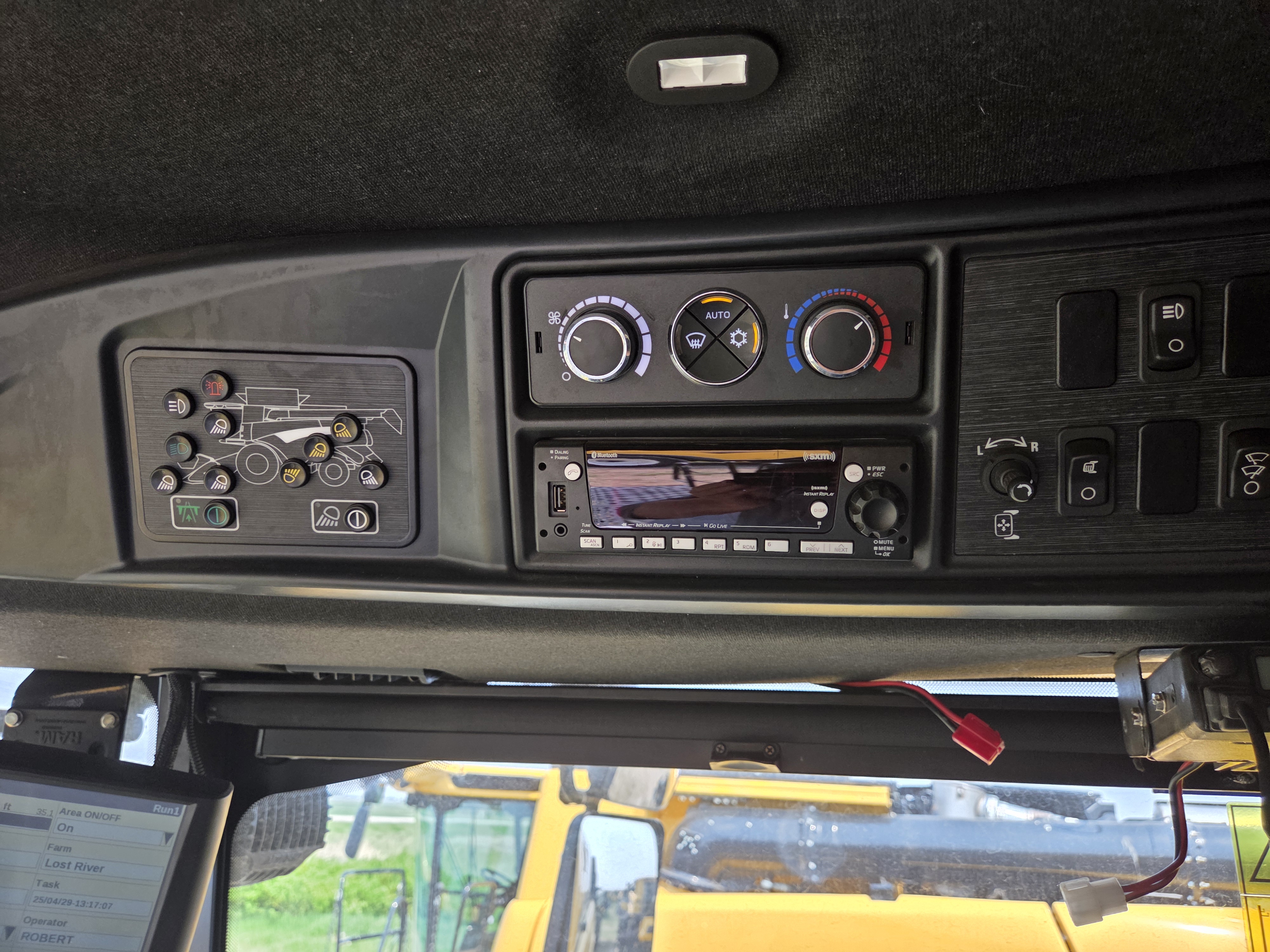 2024 New Holland CR8.90Z Combine