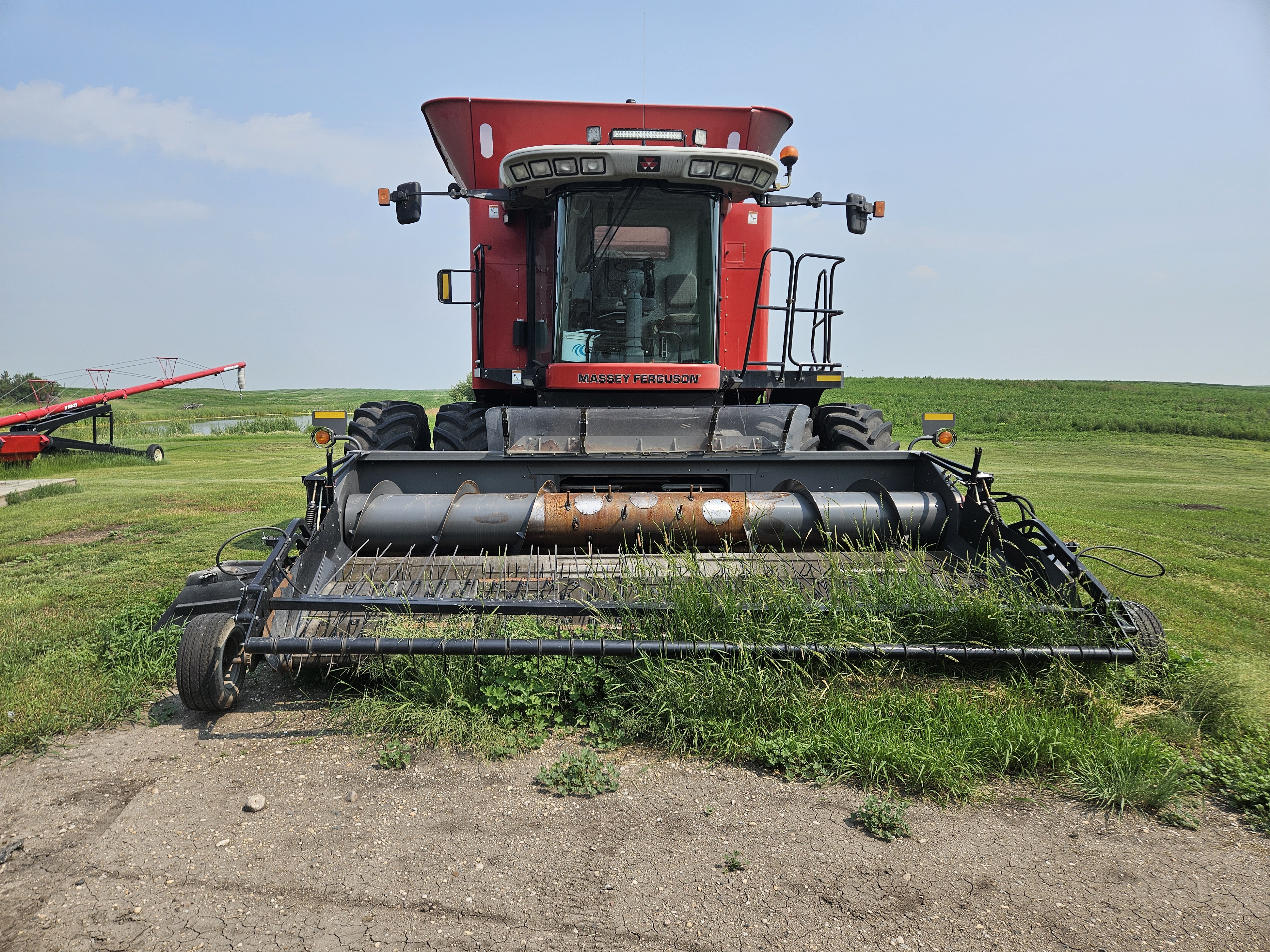 2008 Massey Ferguson 9895 Combine