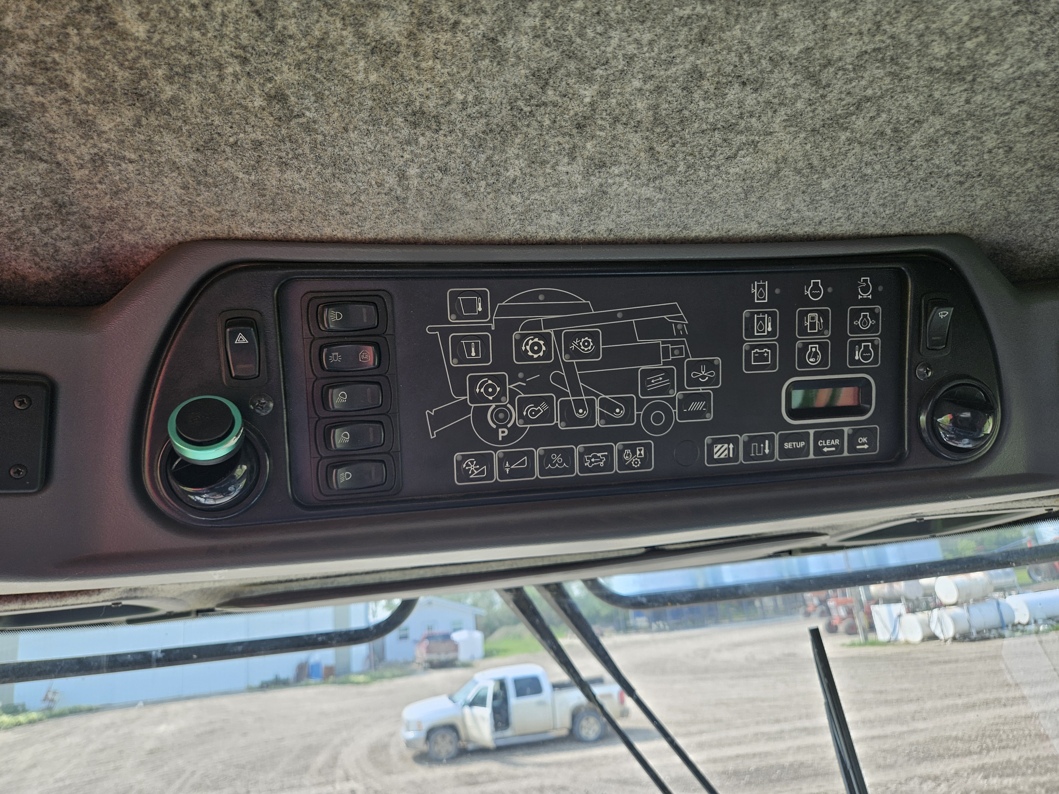 2008 Massey Ferguson 9895 Combine