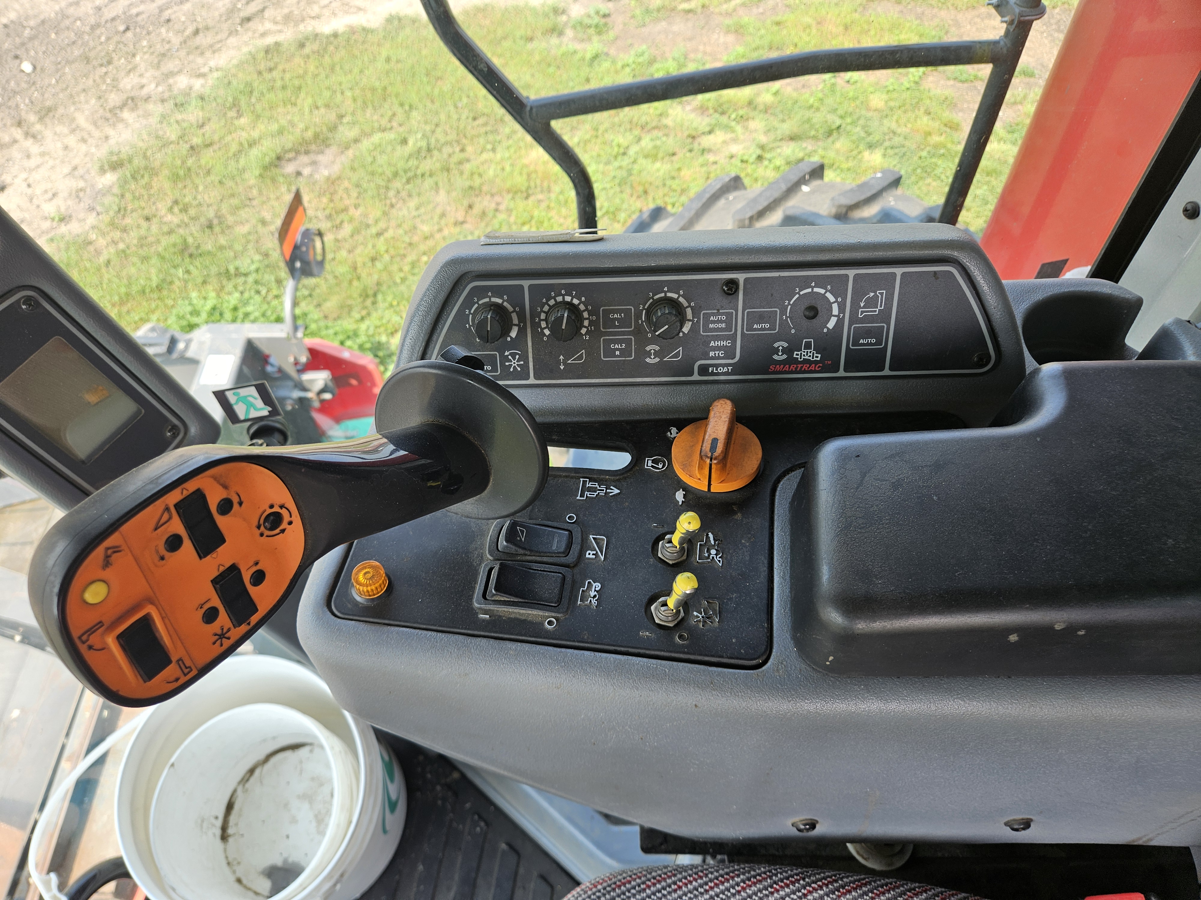 2008 Massey Ferguson 9895 Combine