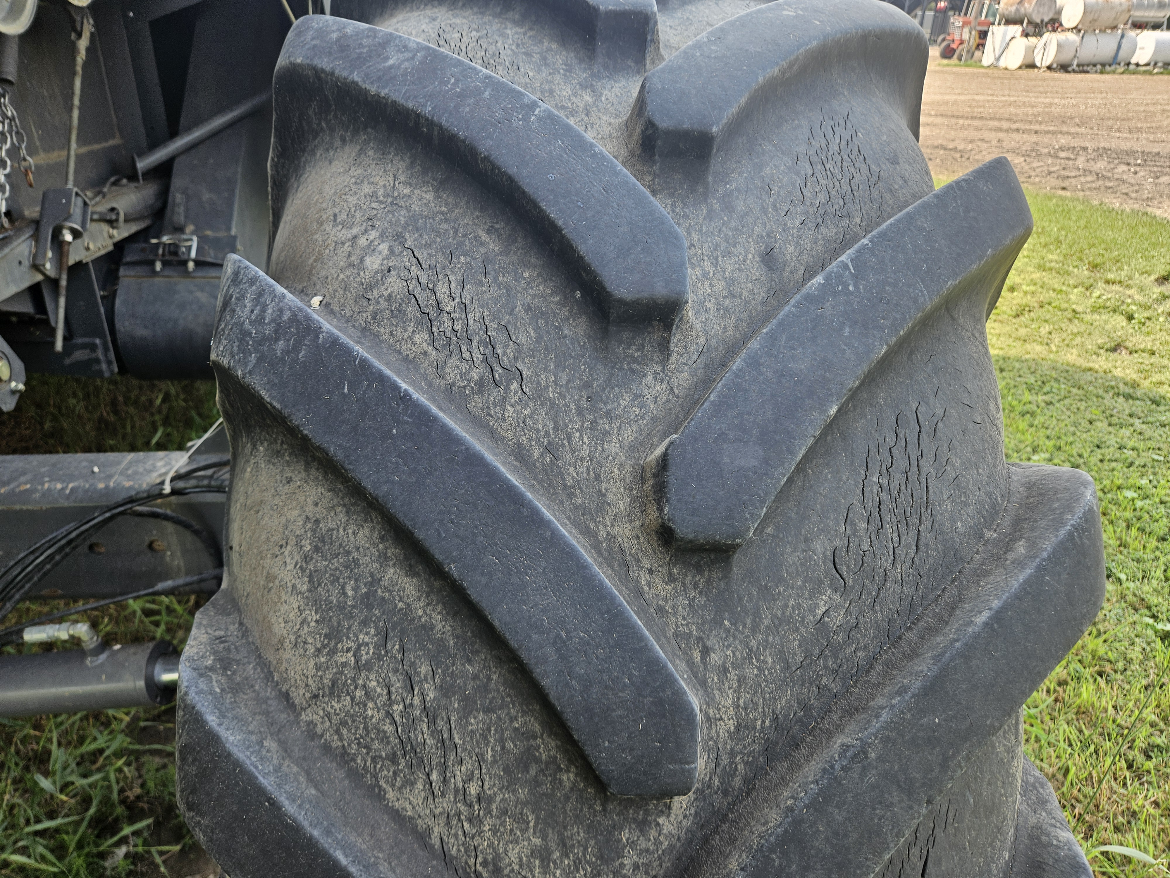 2008 Massey Ferguson 9895 Combine