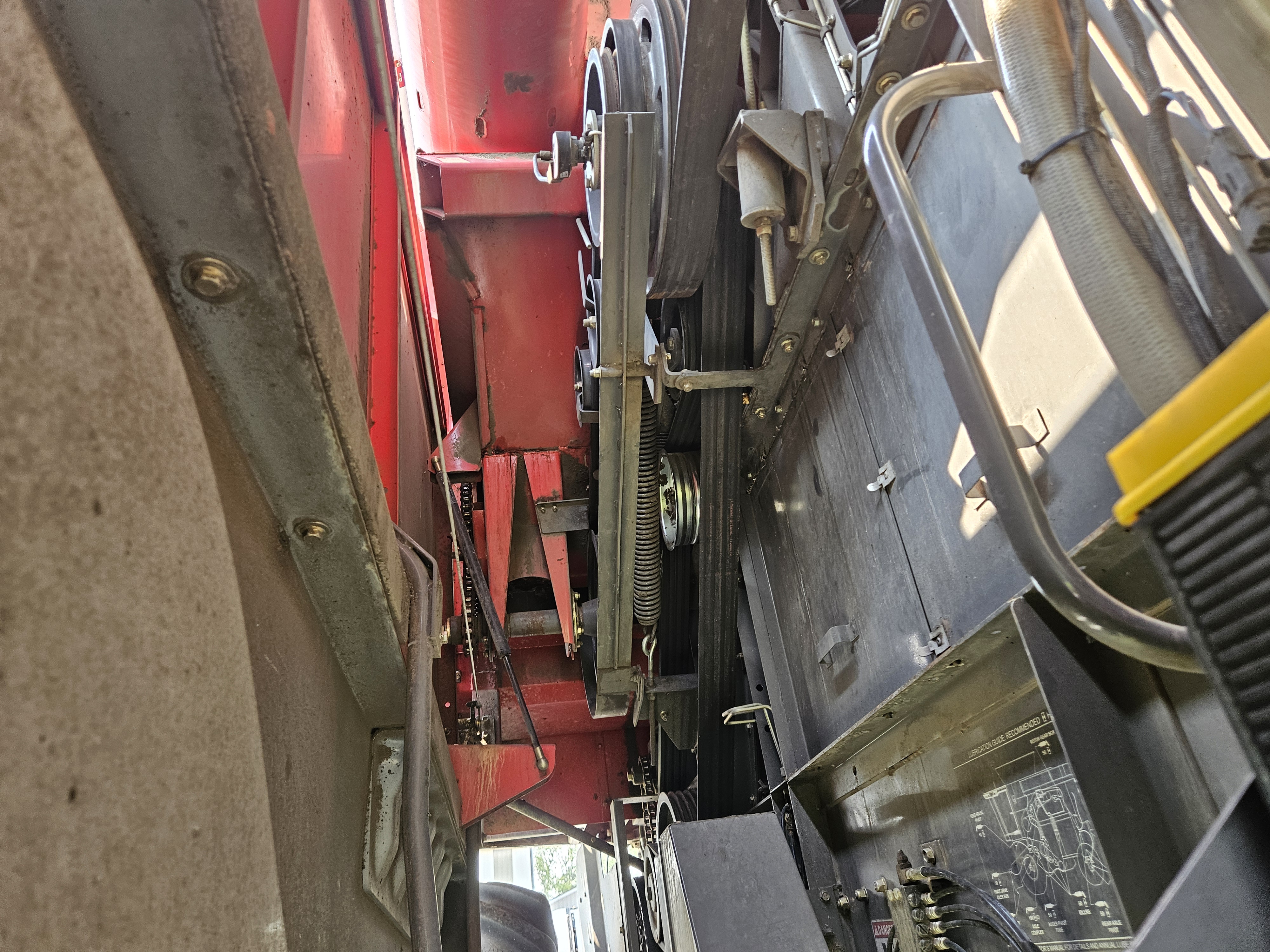 2008 Massey Ferguson 9895 Combine