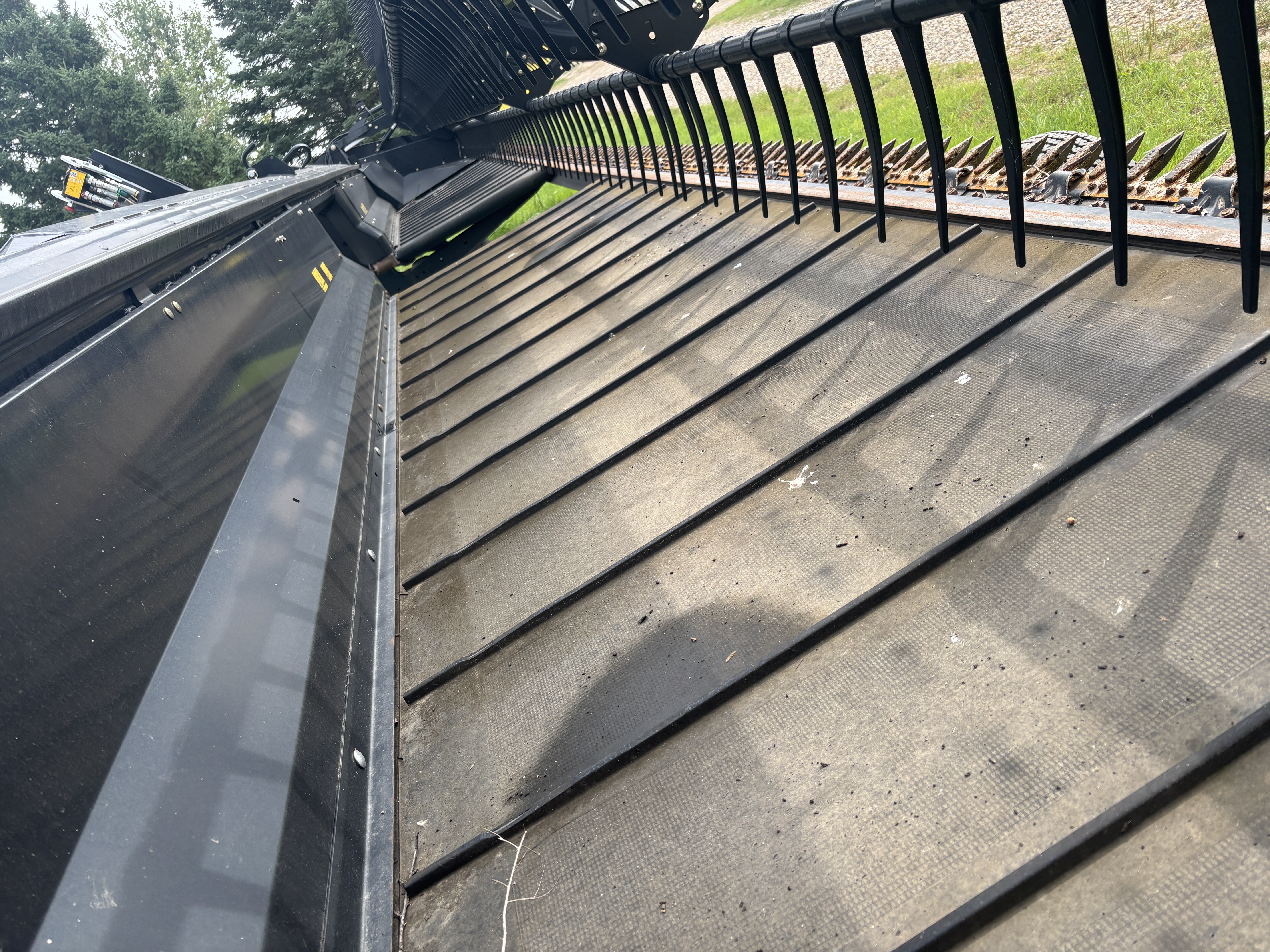 2016 MacDon M155E4 Windrower