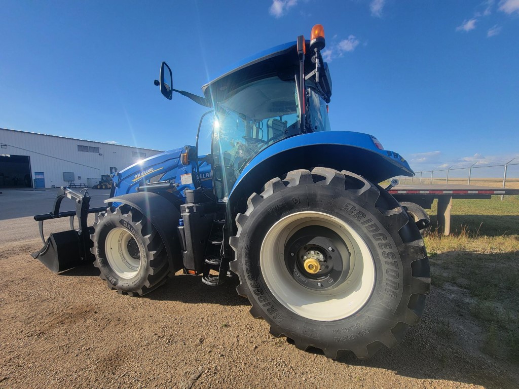 2021 New Holland T7.210 Tractor