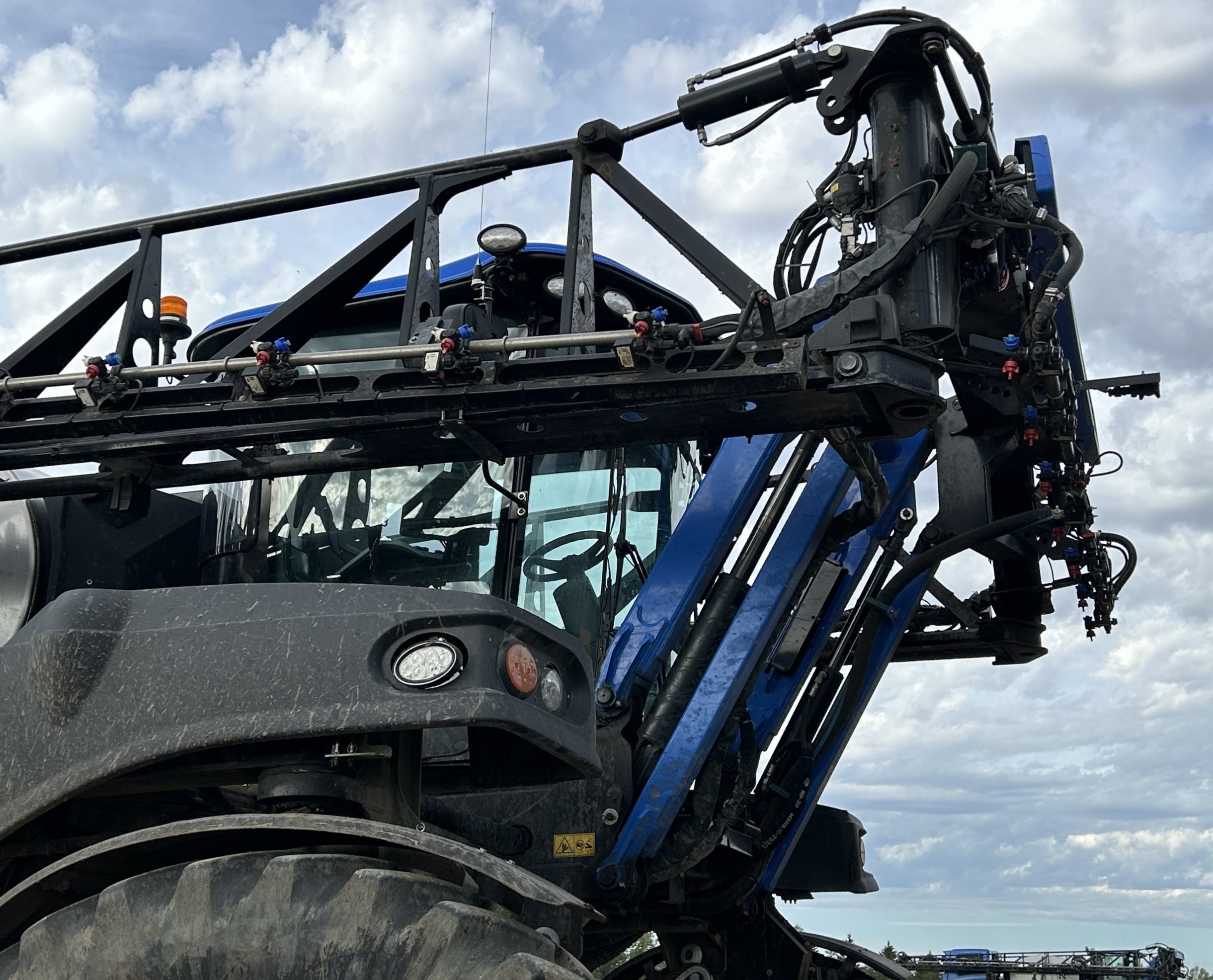 2023 New Holland SP.410F Sprayer/High Clearance