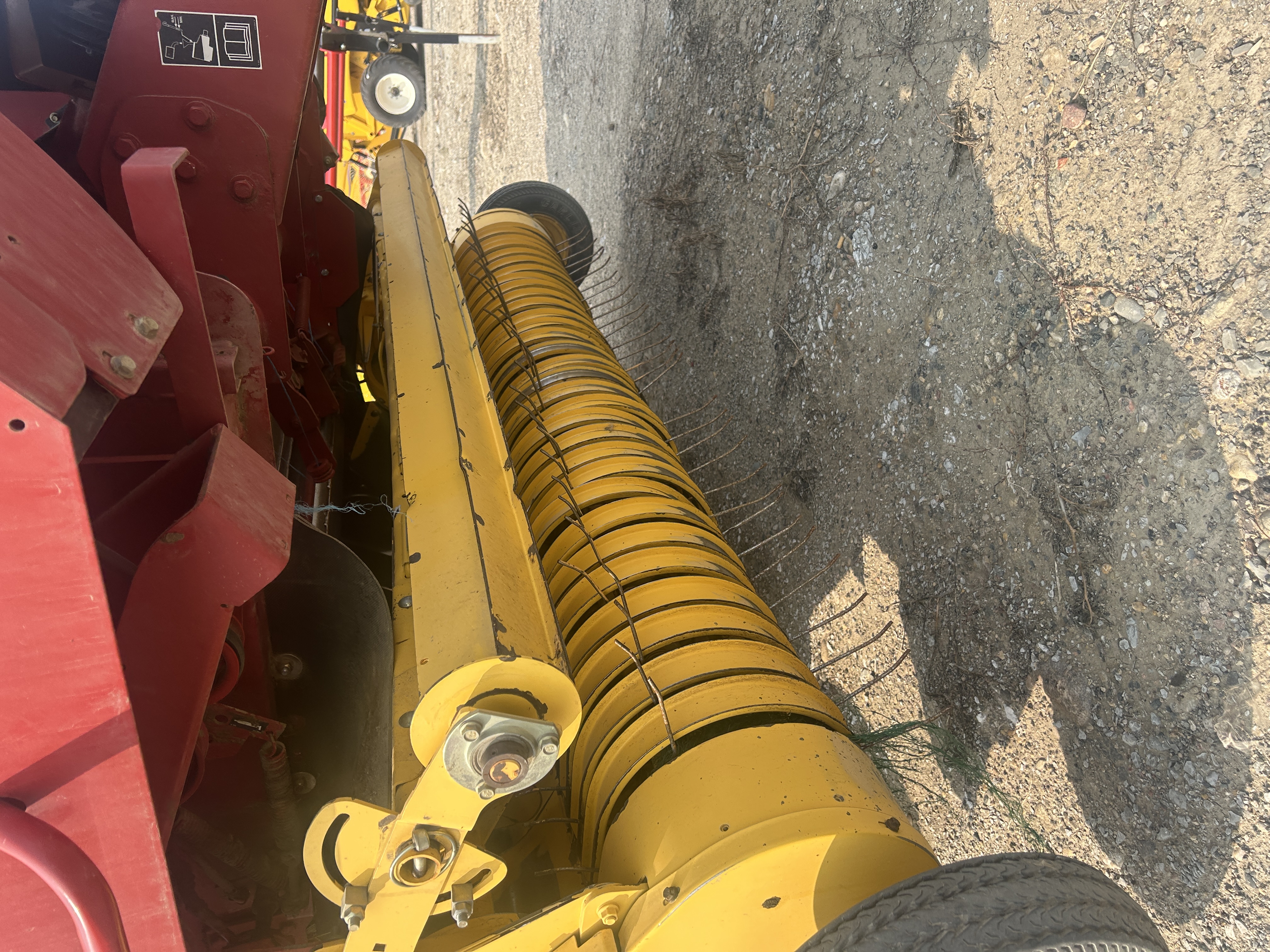 2013 New Holland BR7090 Baler/Round