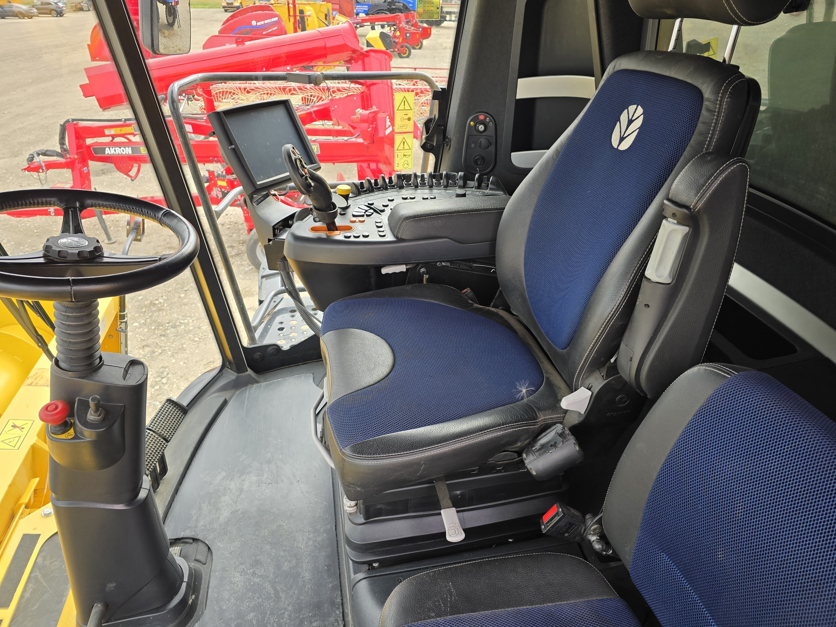 2021 New Holland CR9.90Z Combine